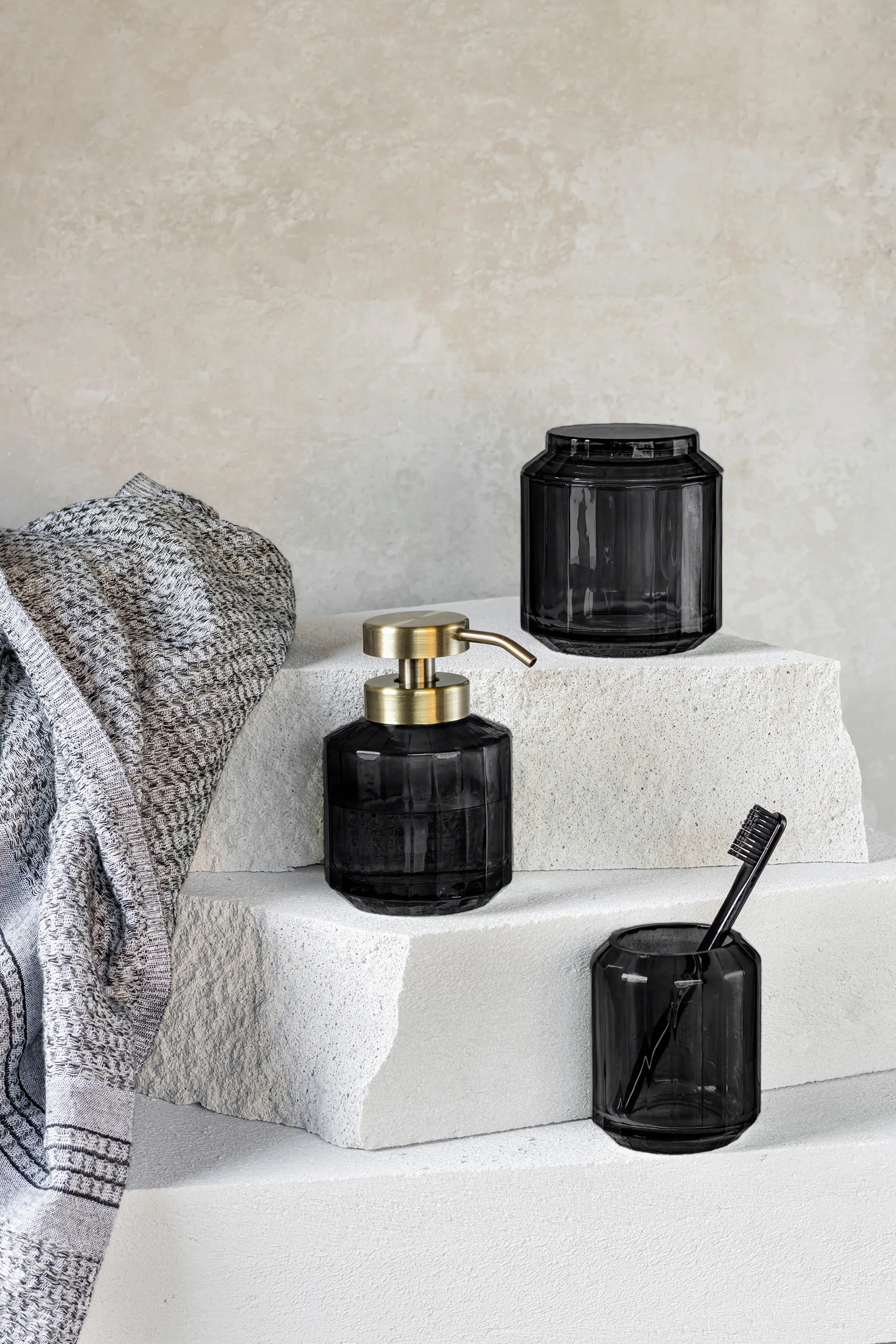 Vision toothbrush holder, Black Mette Ditmer
