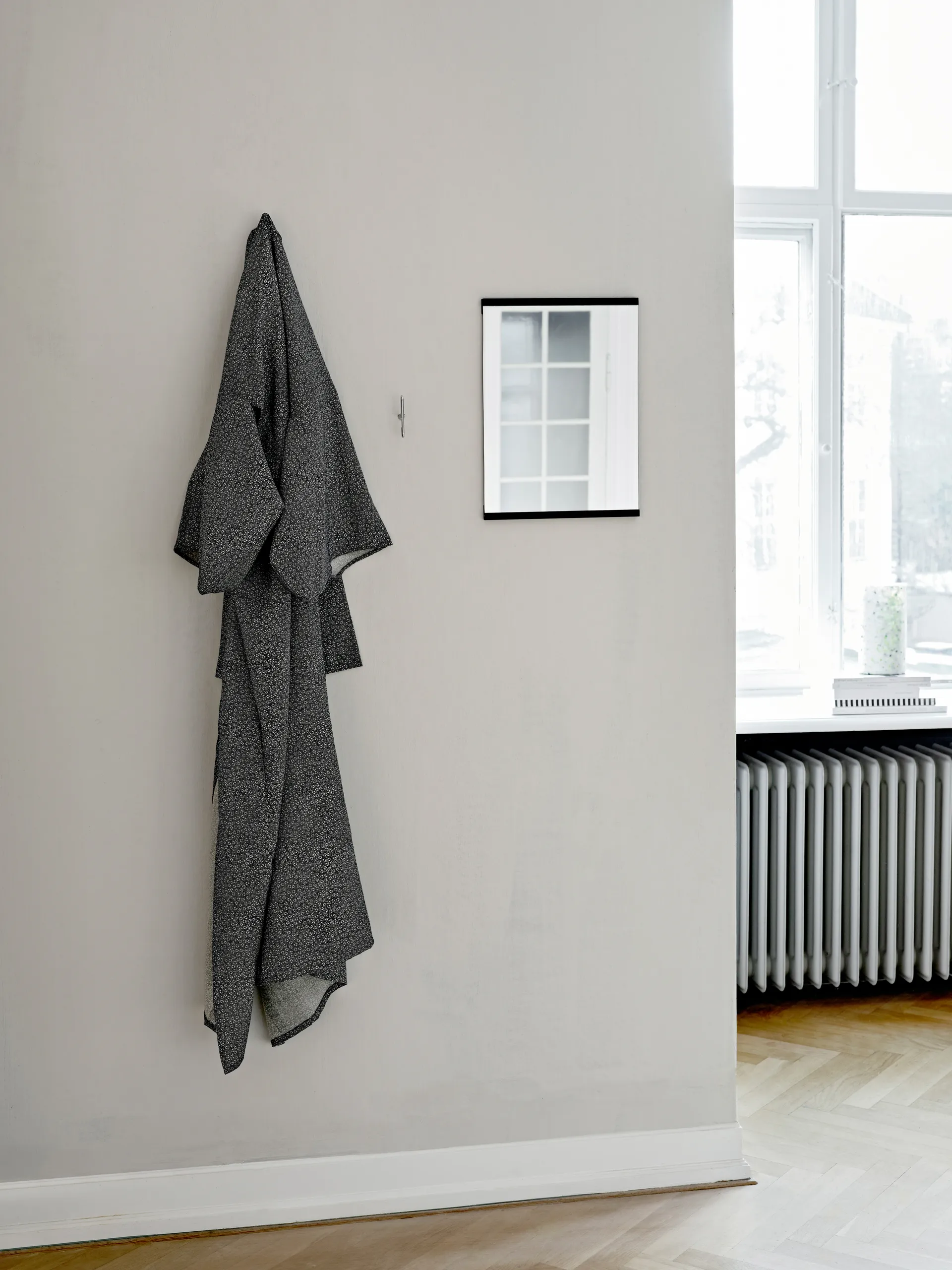 Rectangular wall mirror 30x40 cm, Black MOEBE