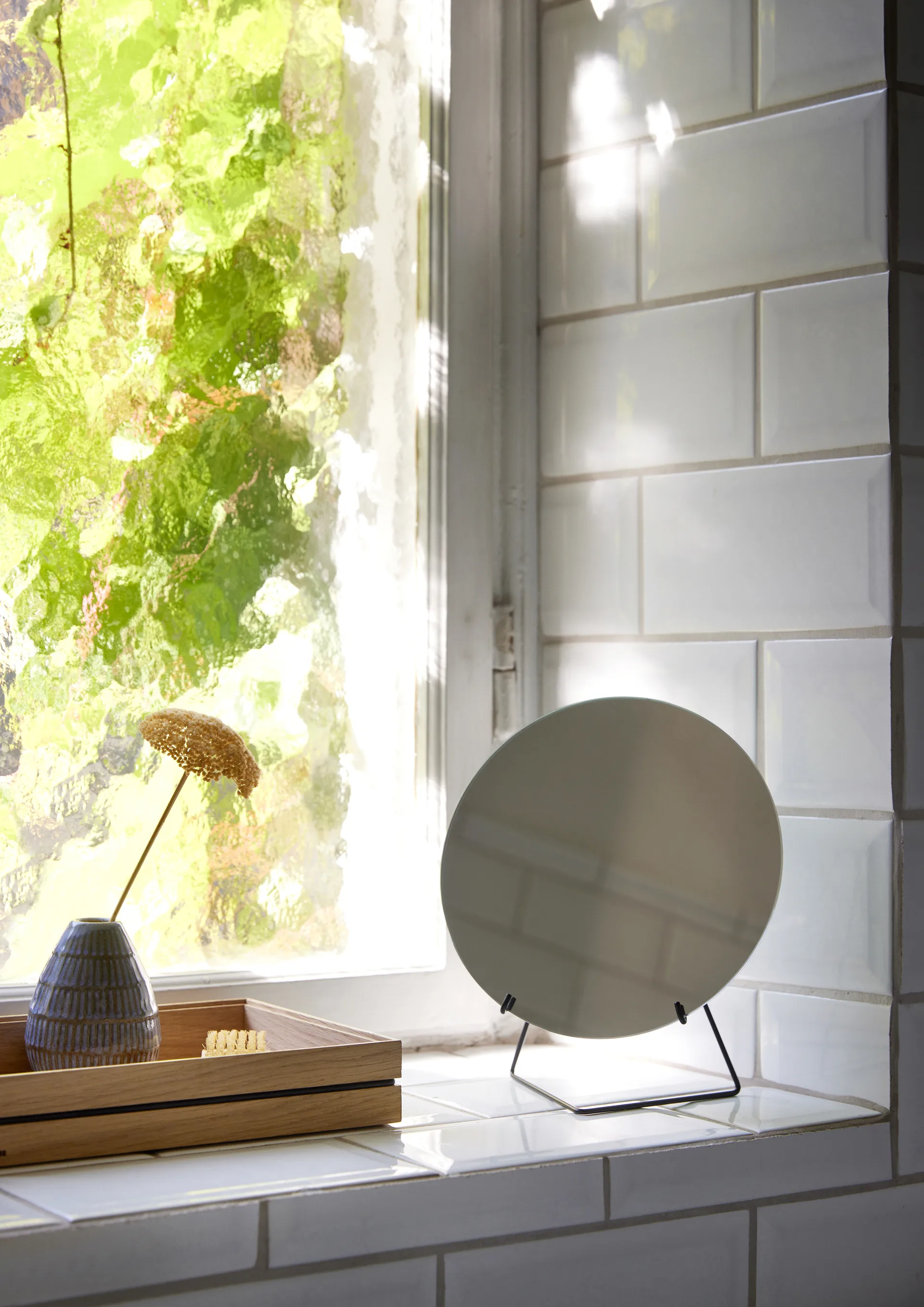 Table mirror Ø20 cm, Black MOEBE