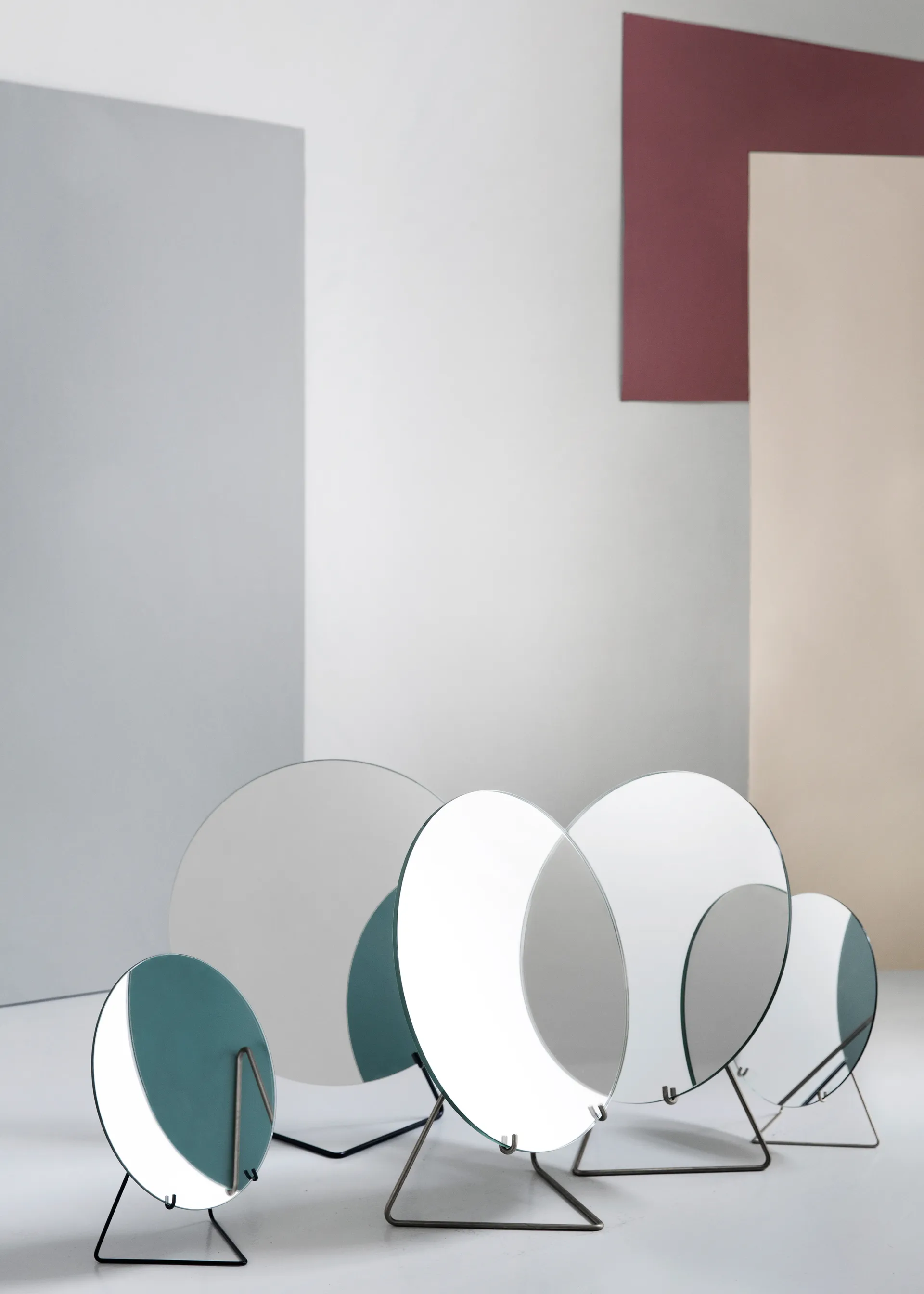 Table mirror Ø30 cm, Black MOEBE