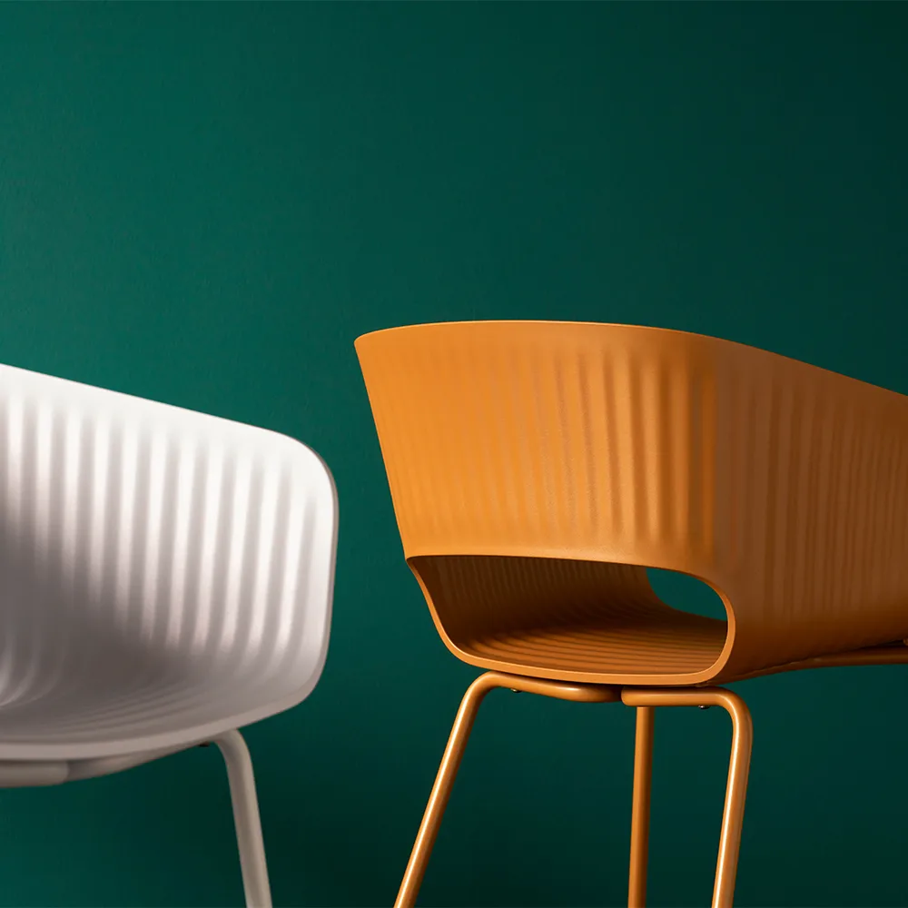 Marée 401 chair, Oat 158 legs powder coated metal Montana