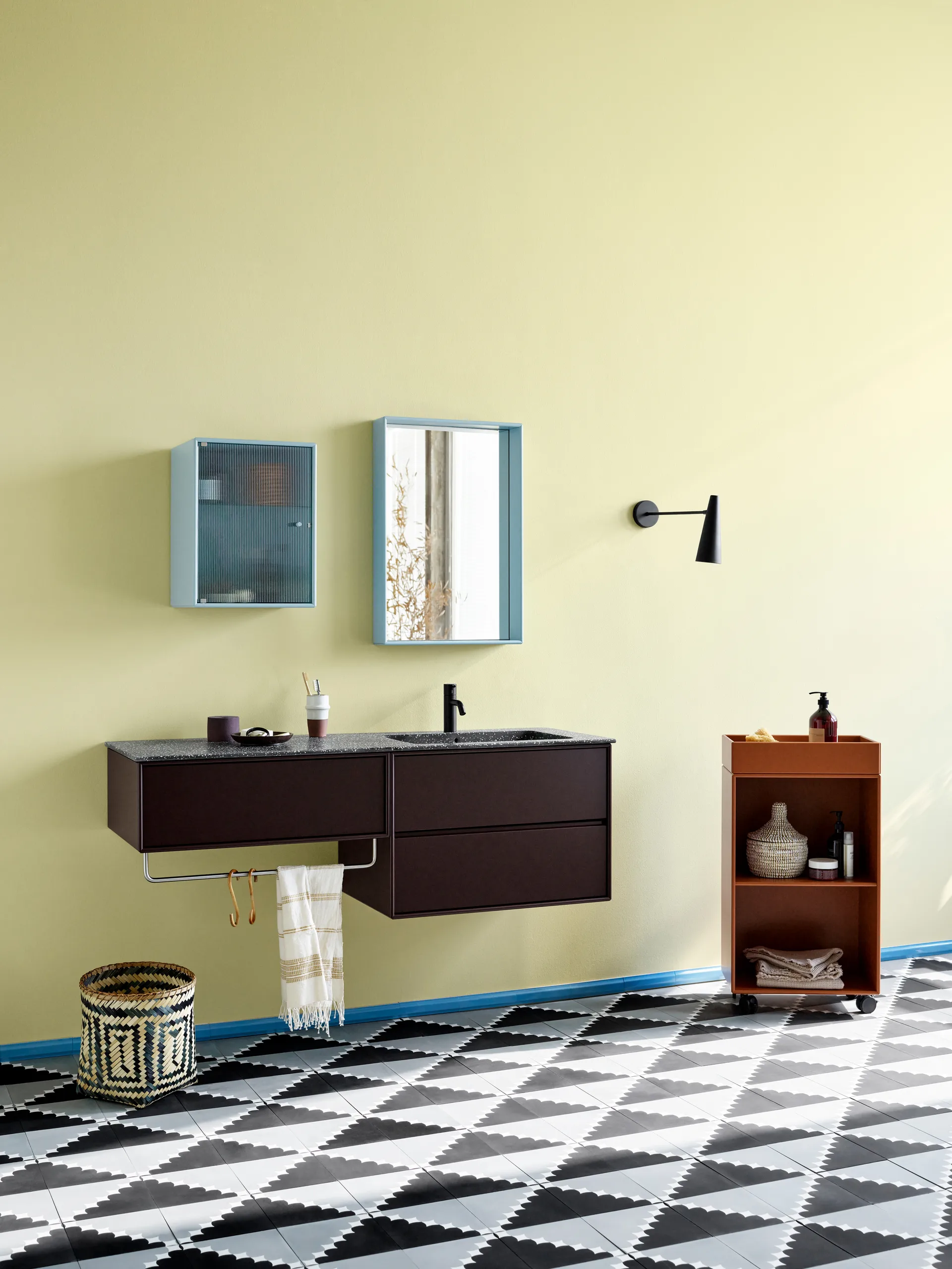 Shelfie colour frame mirror 46.8x69.6 cm, Flint Montana