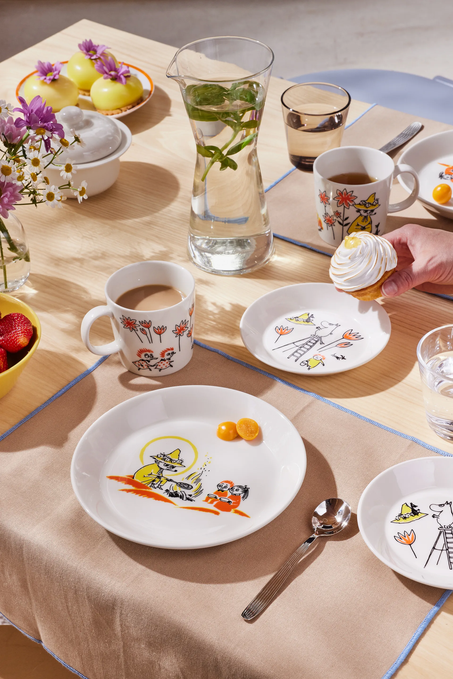 Moomin Arabia x Red Cross Moomin mug ABC Snufkin, 30 cl Moomin Arabia
