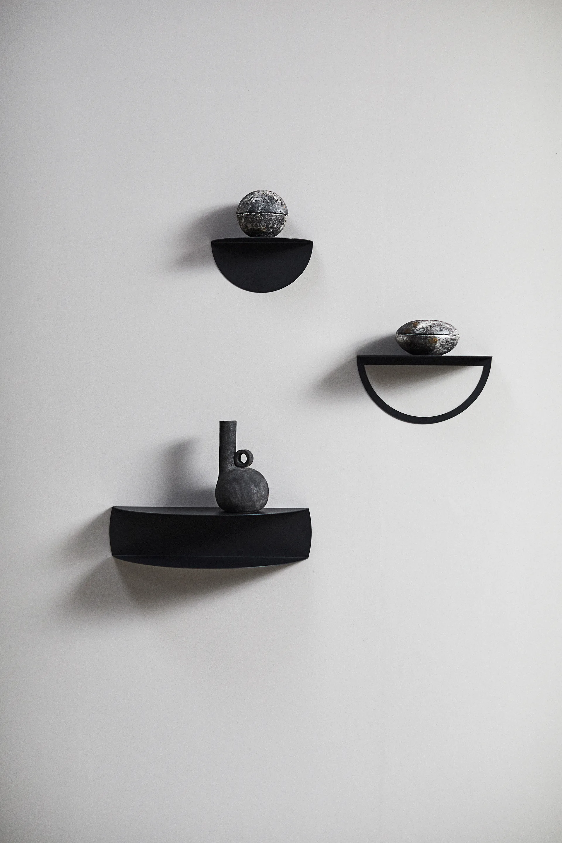 Gravity shelf XL 60 cm, Black MUUBS