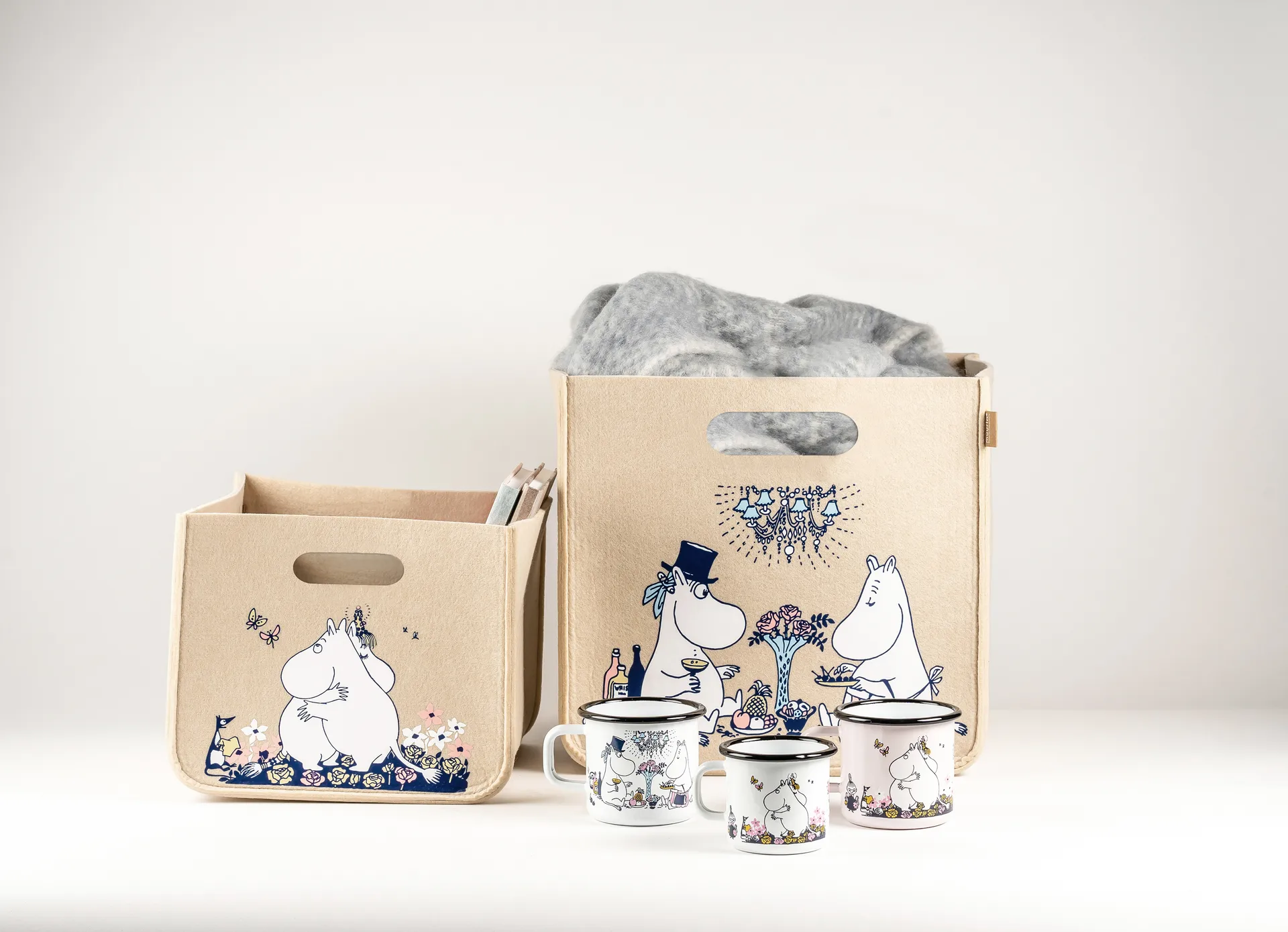 Mumin Hug storage box 26x26 cm, Beige Muurla