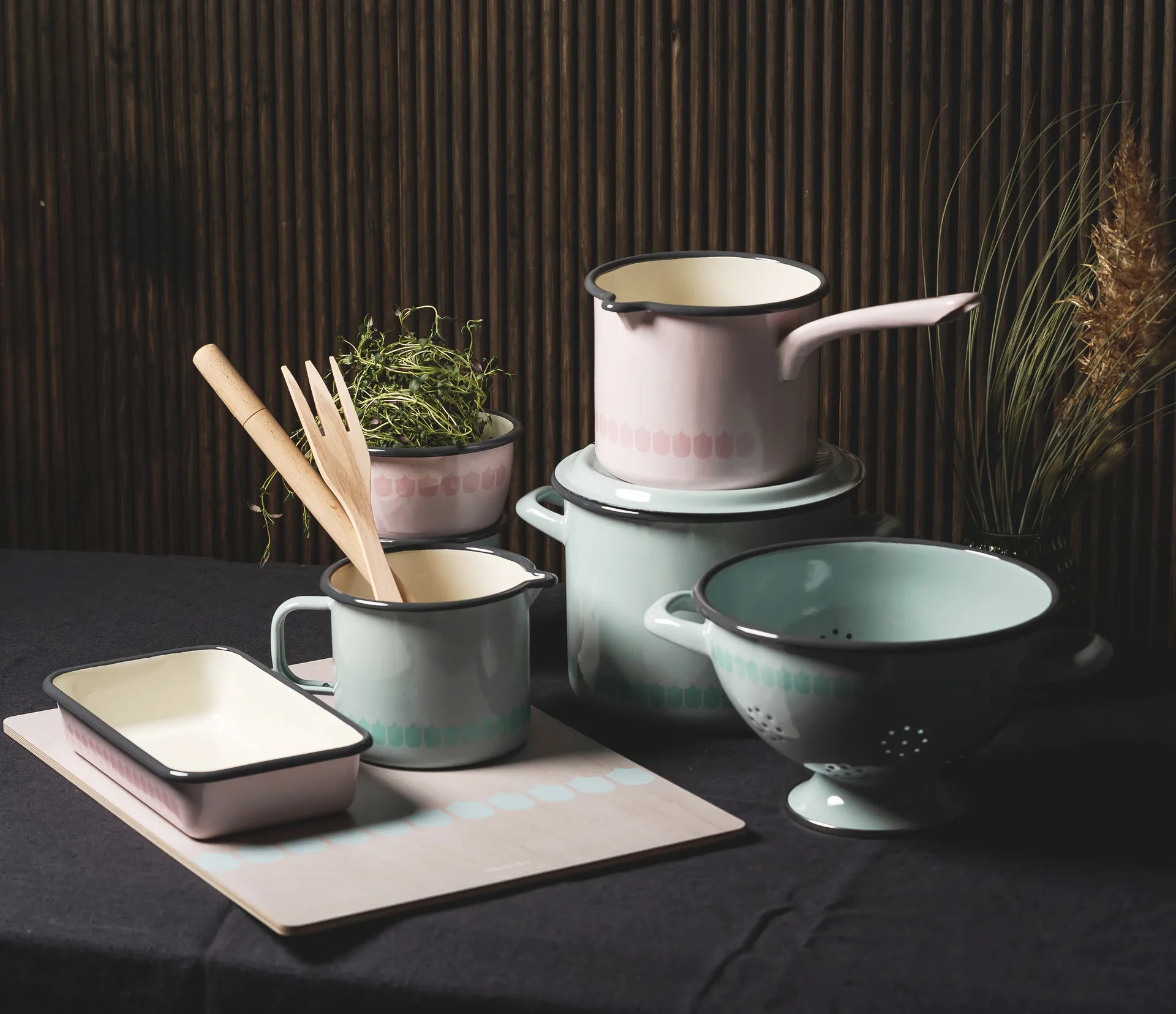 Vappu enamel bowl 30 cl, Green Muurla