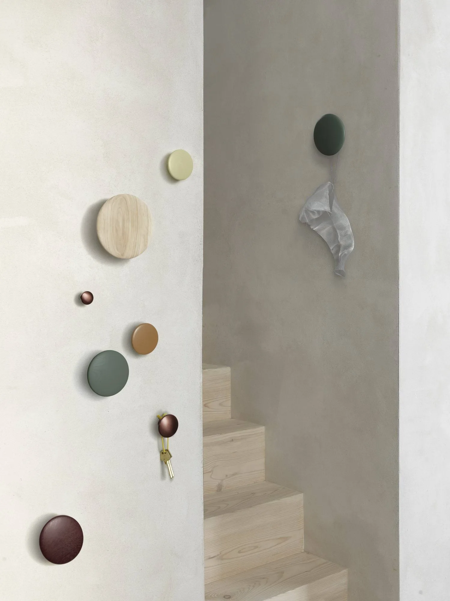 Dots Wood coat hook, Light olive, Ø13 cm Muuto