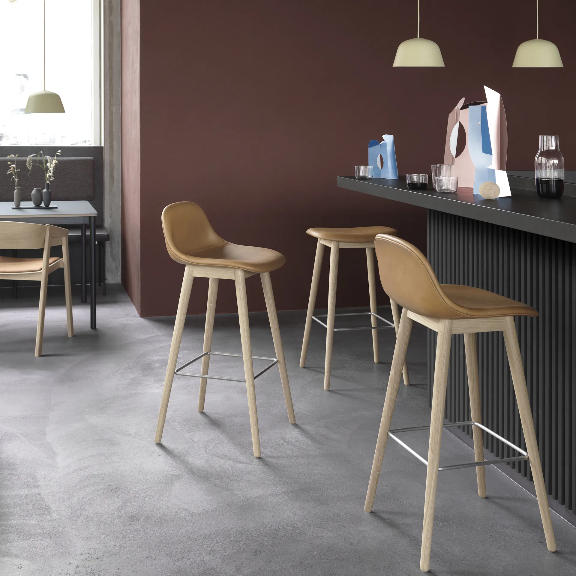 Fiber counter stool 65 cm, Leather cognac, oak legs Muuto