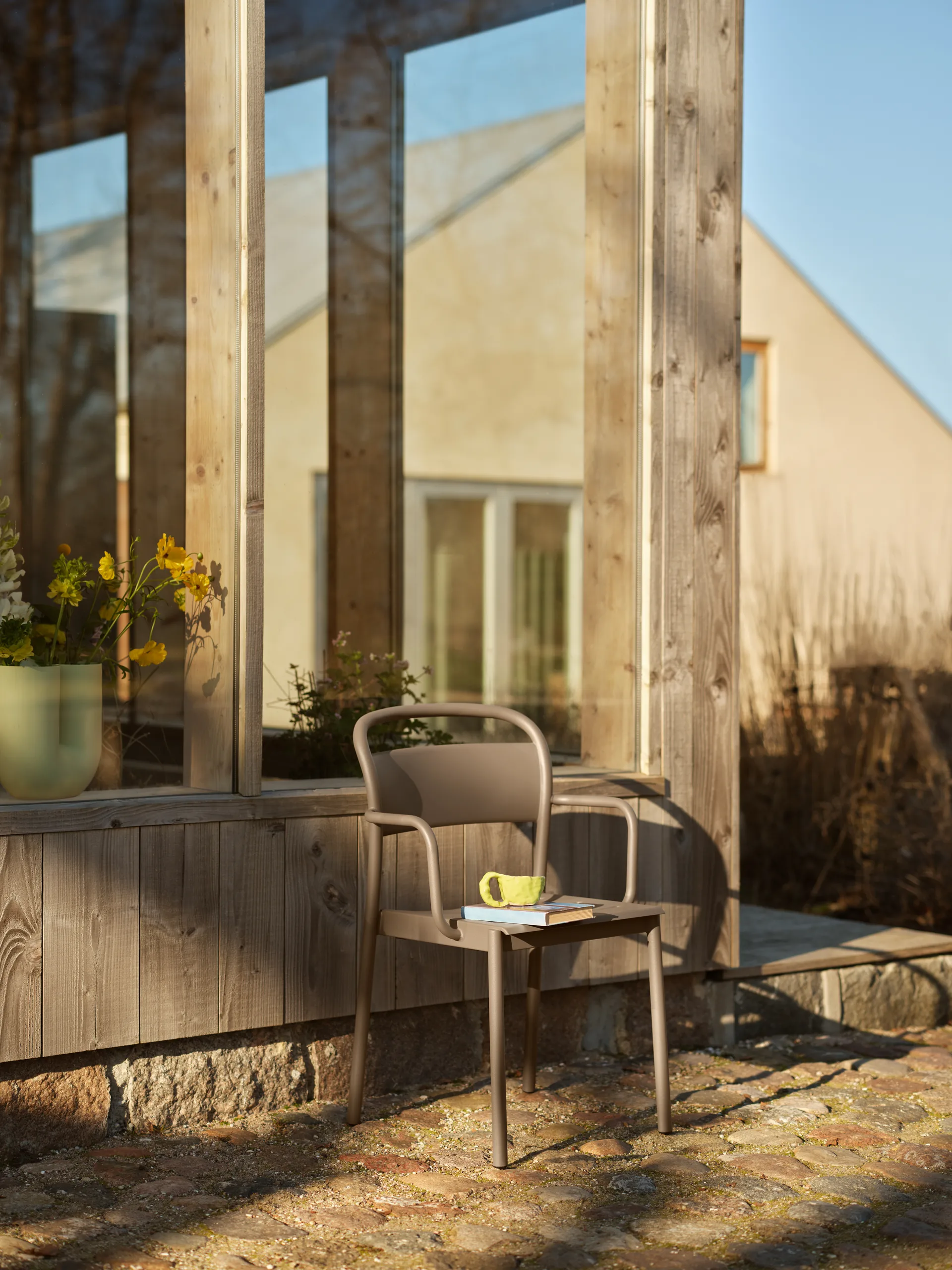 Linear steel armchair, Taupe Muuto