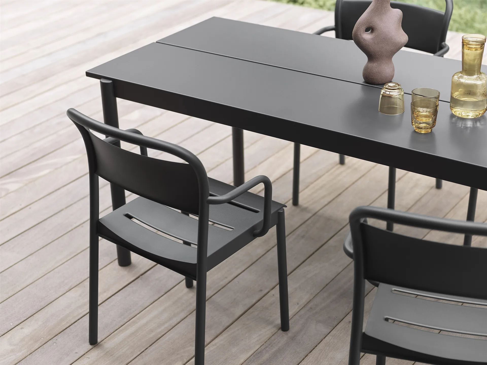 Linear steel table 75x200 cm, Black Muuto