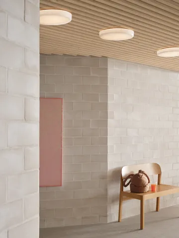 Looped ceiling light - White - Muuto