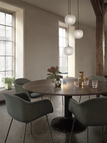 Midst pedestal table - Dark oiled oak-black, Ø160 cm - Muuto