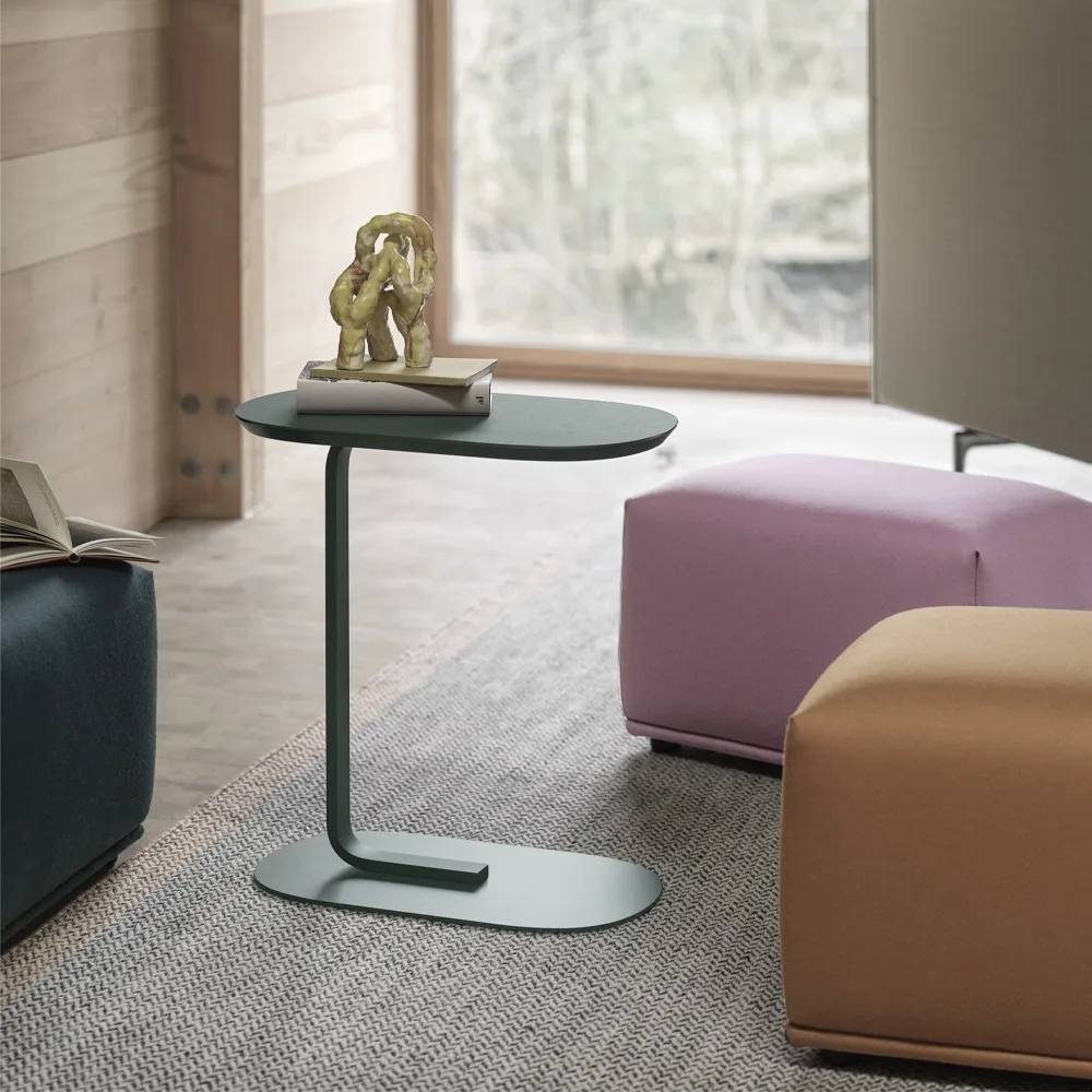Relate Side table H: 73.5 cm, Oak veneer-Black Muuto