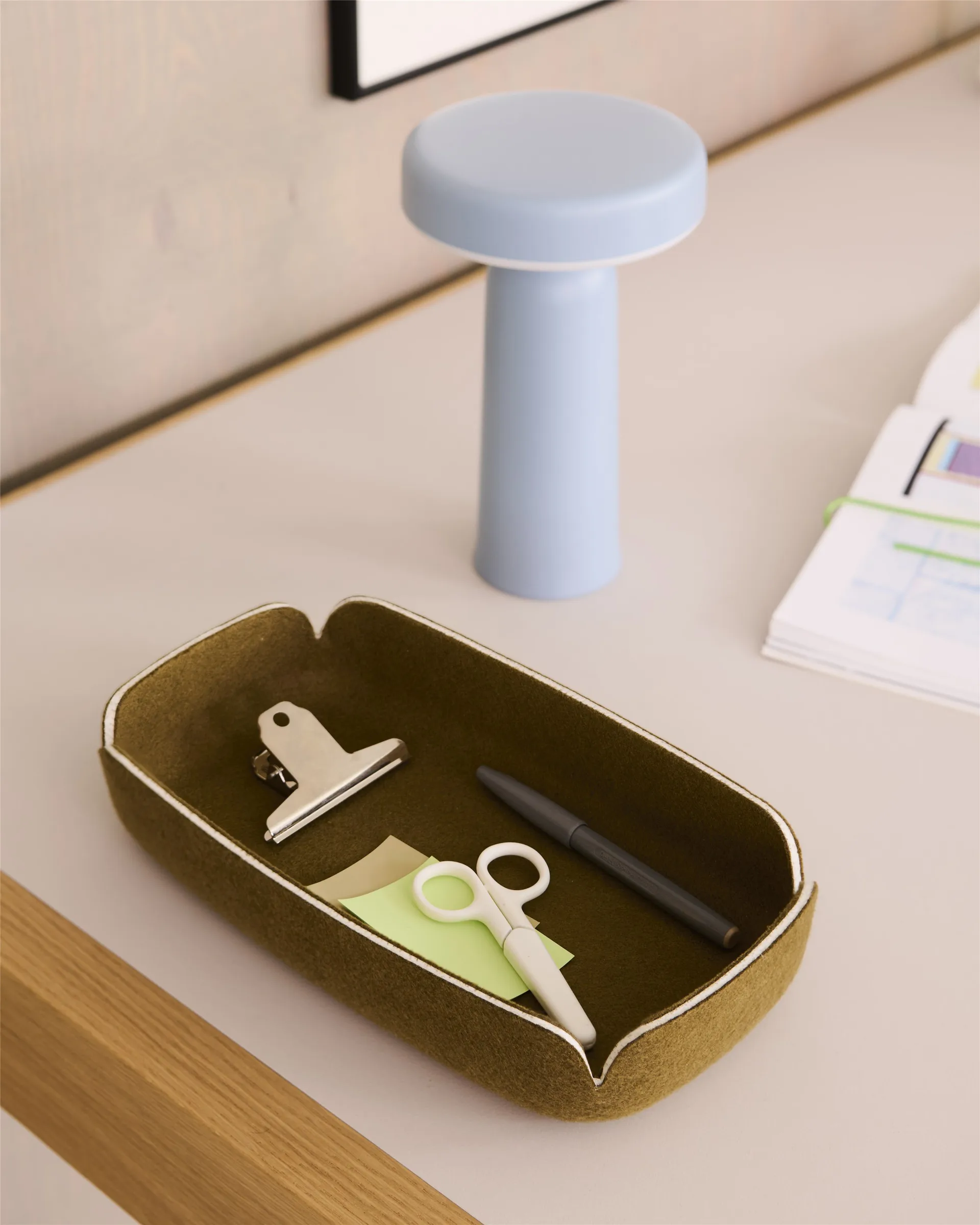 Restore tray 15.5x28 cm, Brown green Muuto