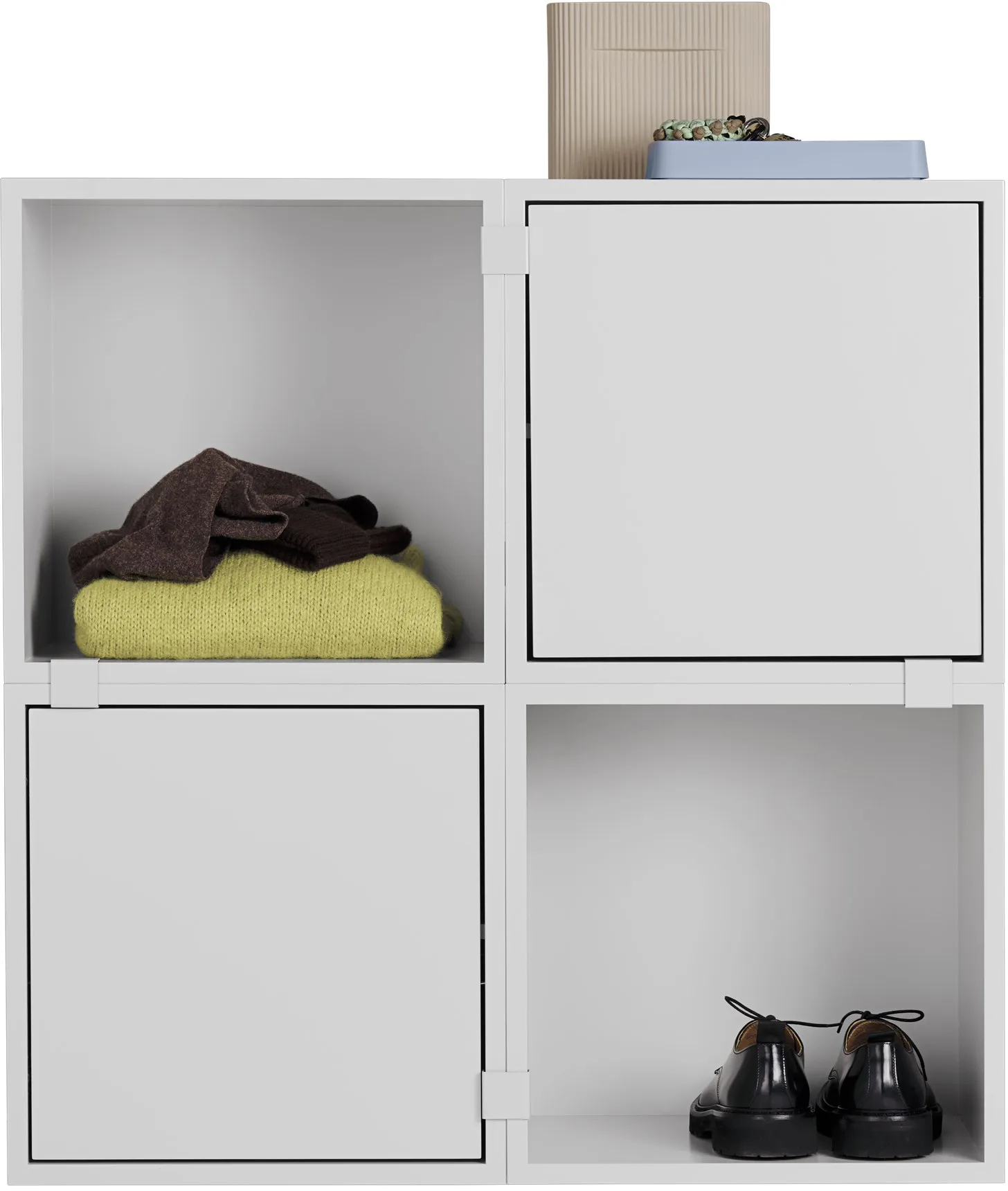 Stacked storage system hallway configuration 4, Grey Muuto