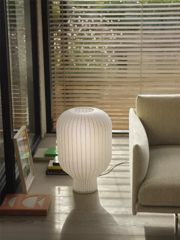 Strand table lamp 59 cm - White - Muuto