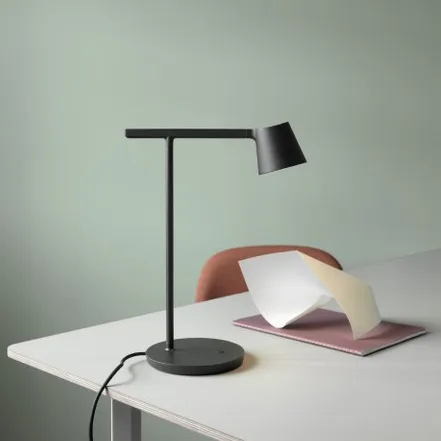 Tip table lamp, black Muuto