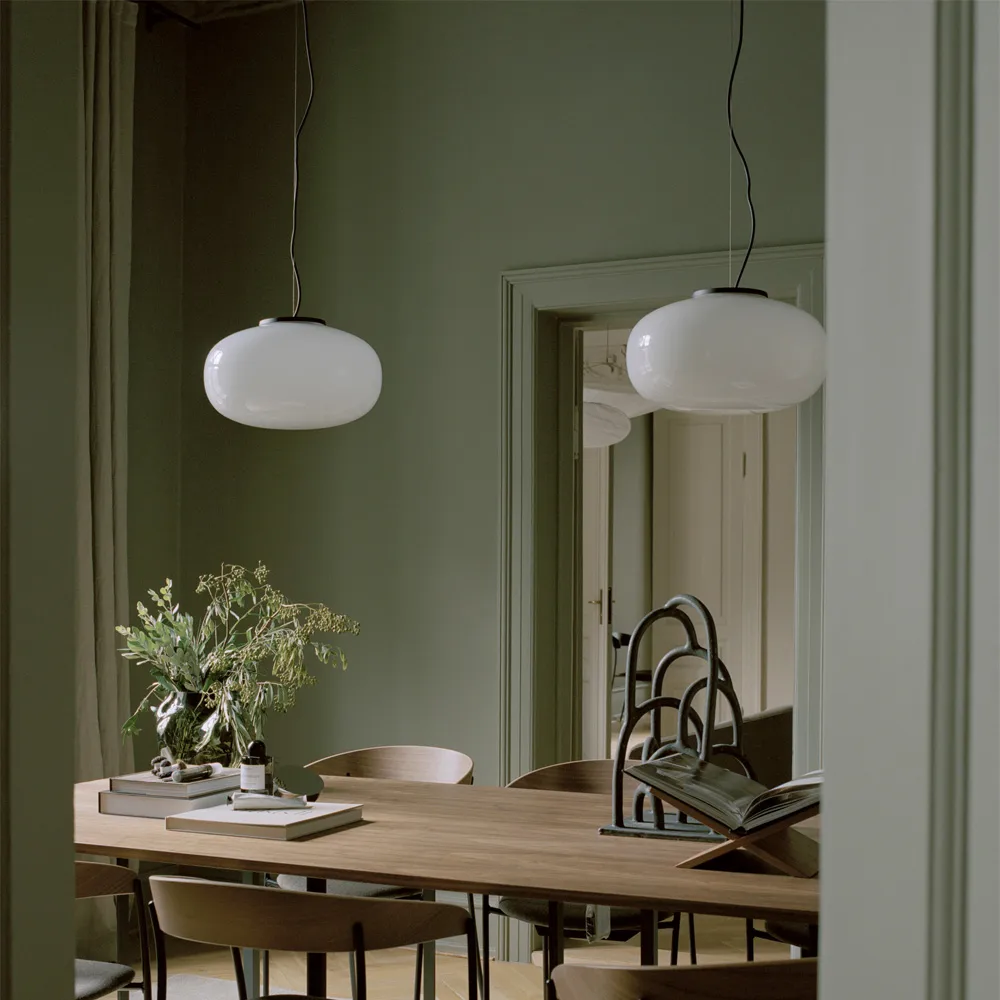 Karl-Johan Small pendant lamp Ø23 cm, Opal white New Works