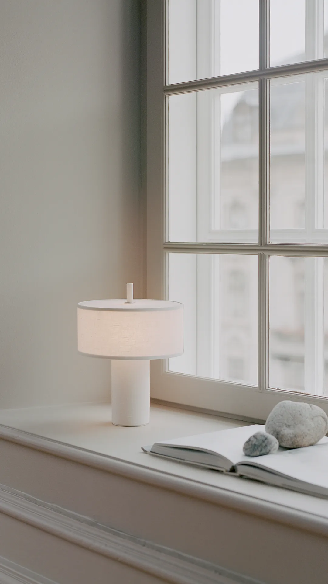 Margin portable table lamp, White New Works