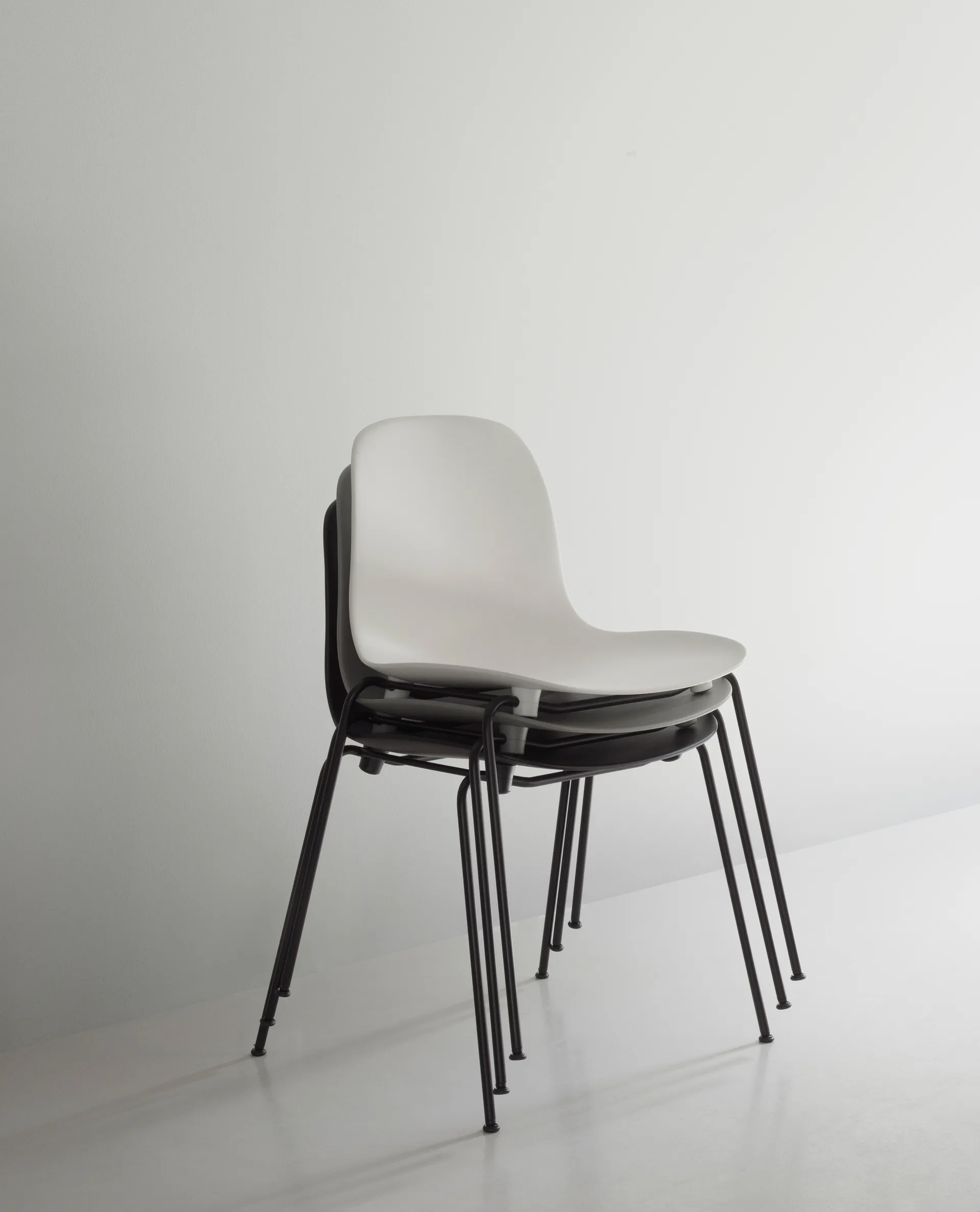 Form Chair stackable chair black legs 2-pack, Black Normann Copenhagen