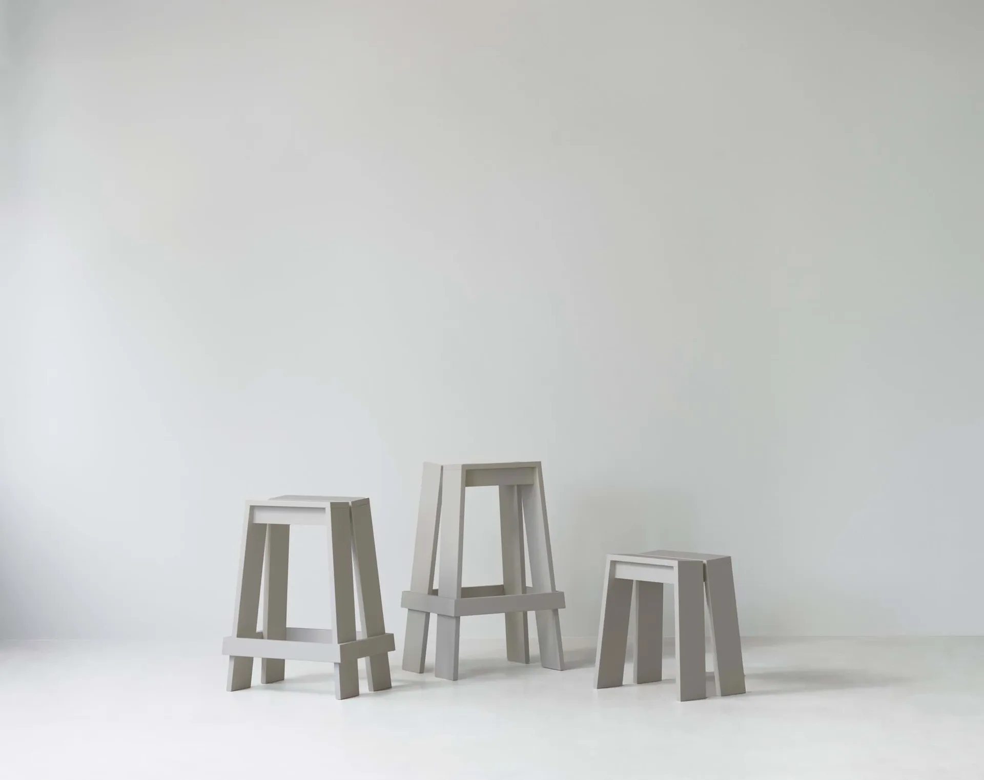 Let bar stool 65 cm, Light Grey Normann Copenhagen