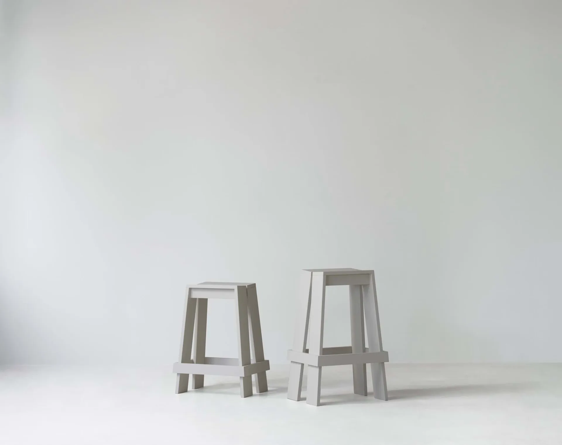 Let bar stool 65 cm, Light Grey Normann Copenhagen