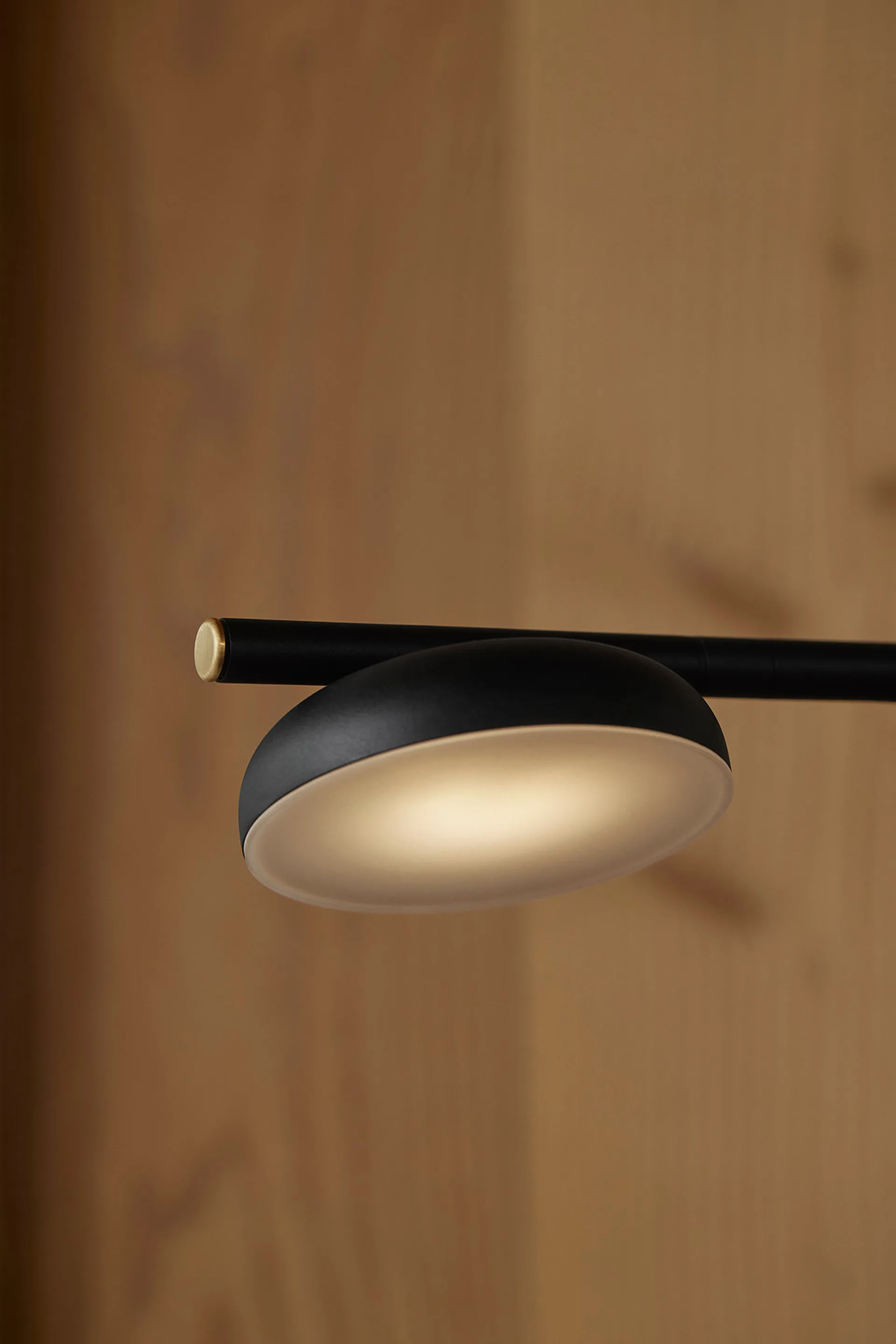Salto floor lamp, Black Northern