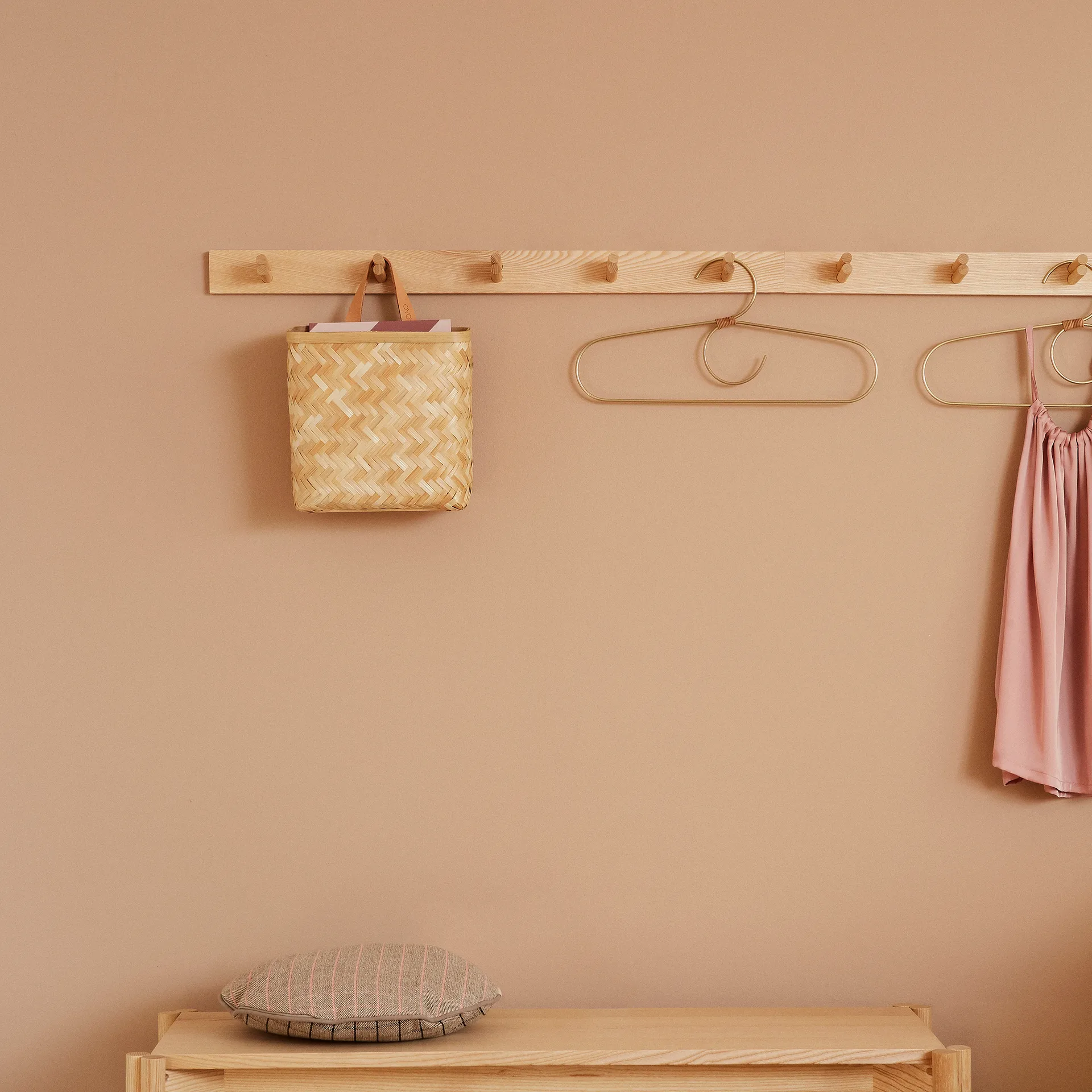 Sporta wall basket 25x25 cm, nature OYOY
