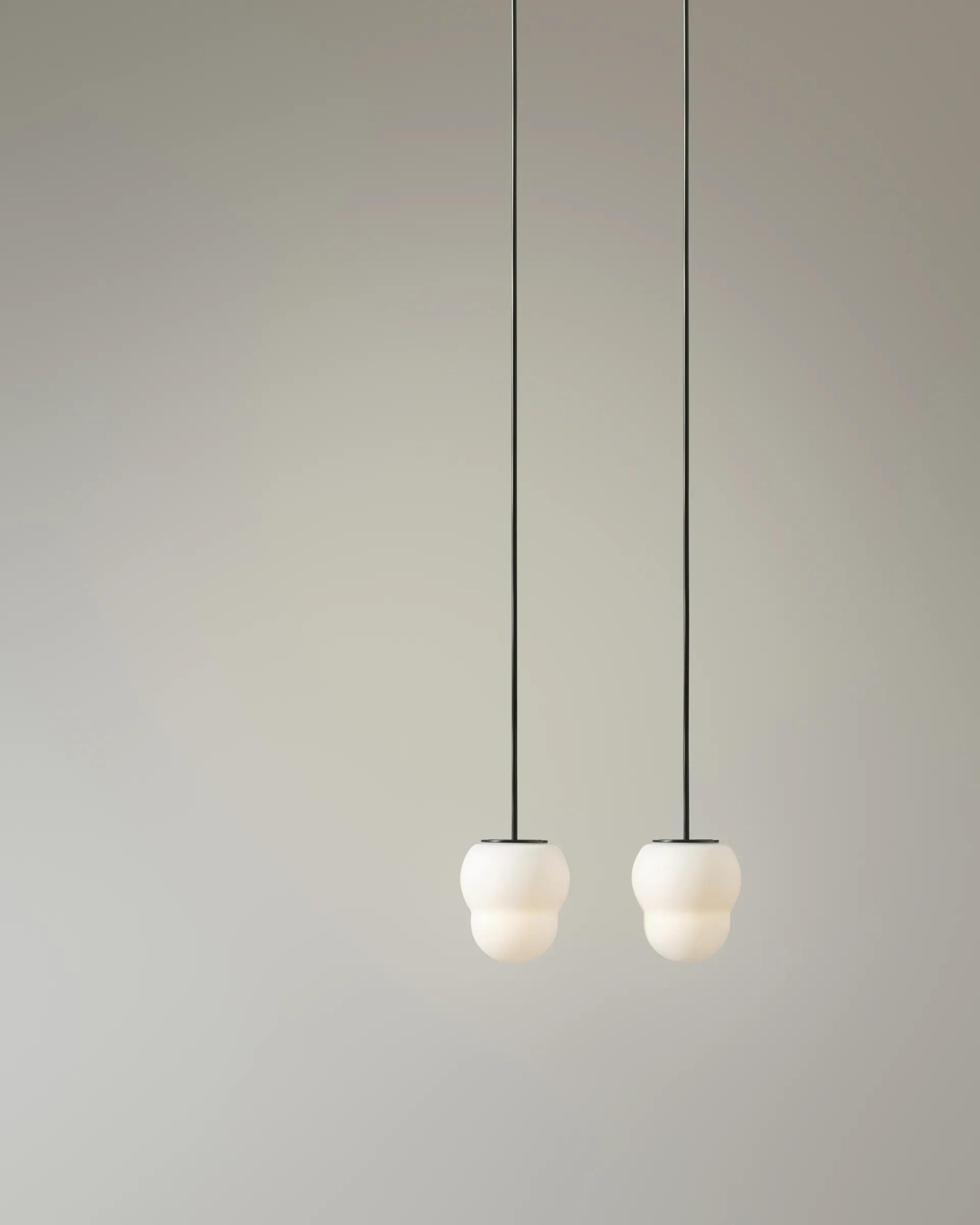 Fall 10 pendant, White Pholc