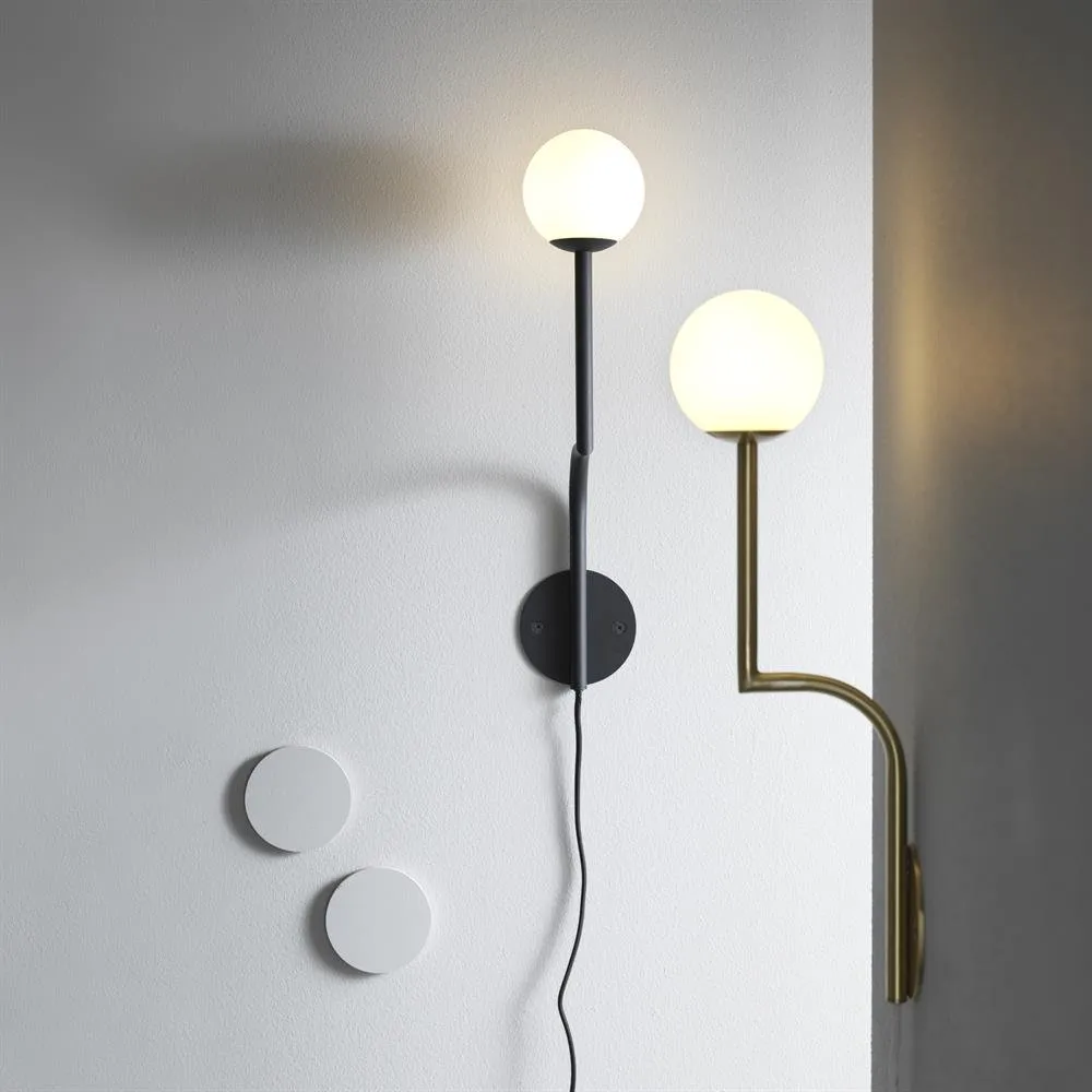 Mobil 46 wall lamp, brass Pholc