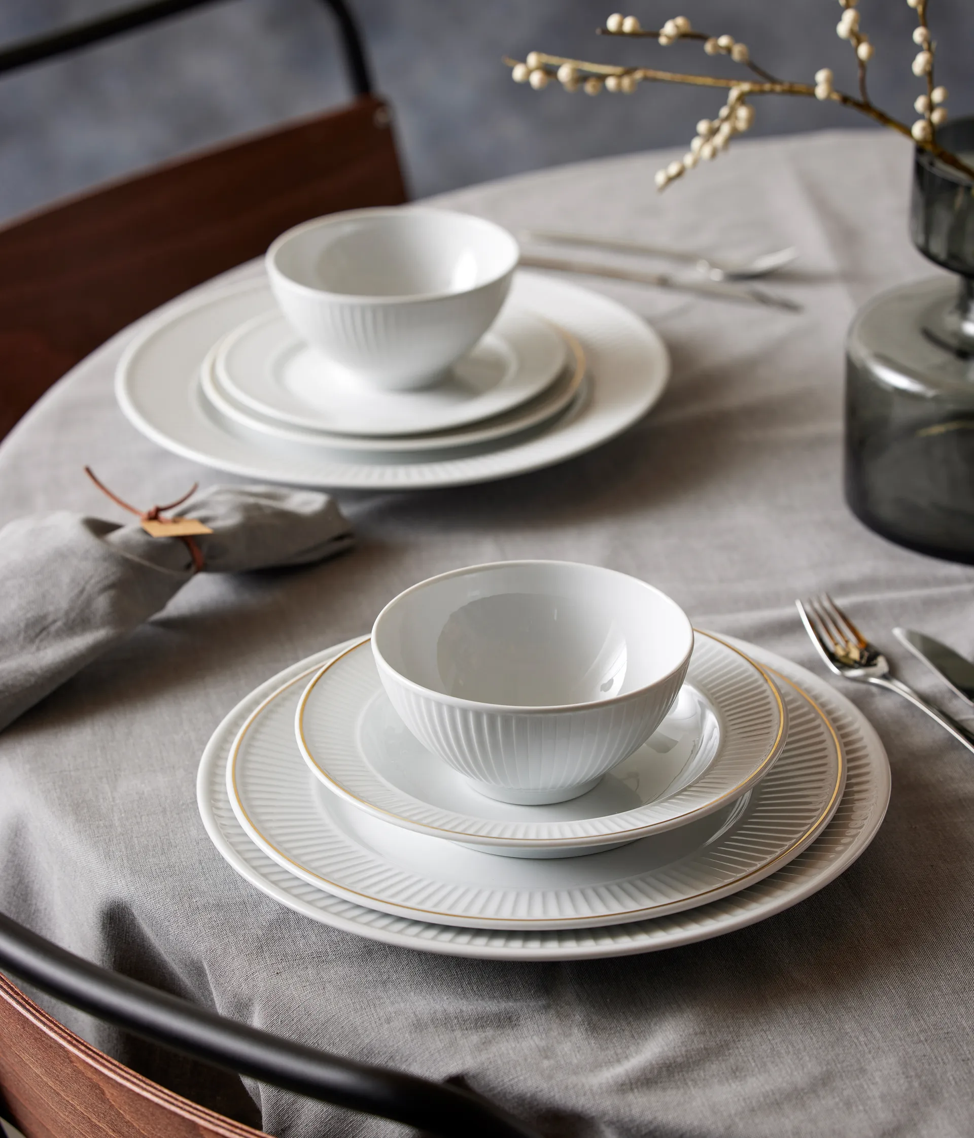 Plissé plate with gold edge Ø28 cm, White Pillivuyt