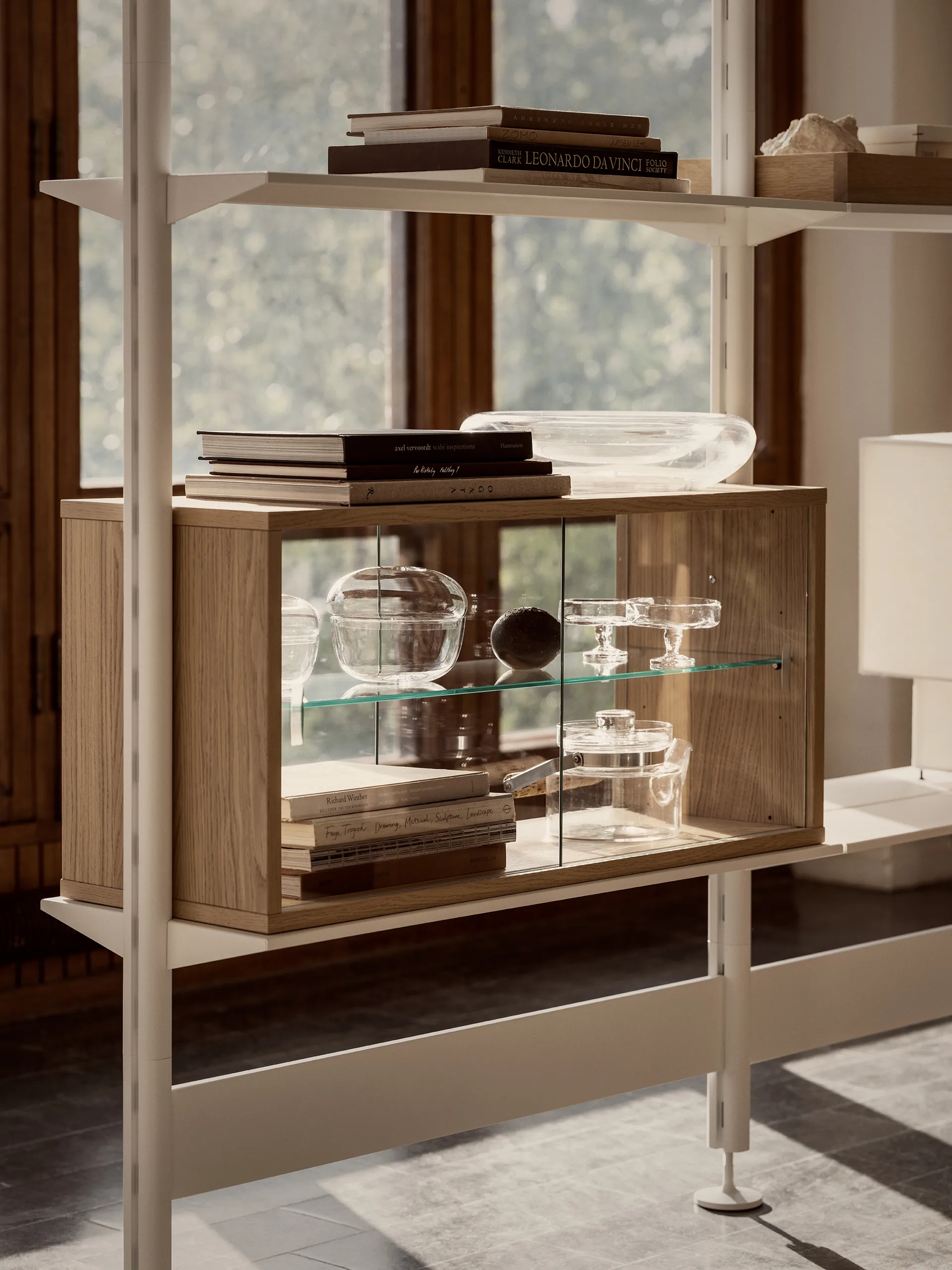 Pira display cabinet, Whitewashed oak-clear glass, 70x31 cm, 4 doors Pira