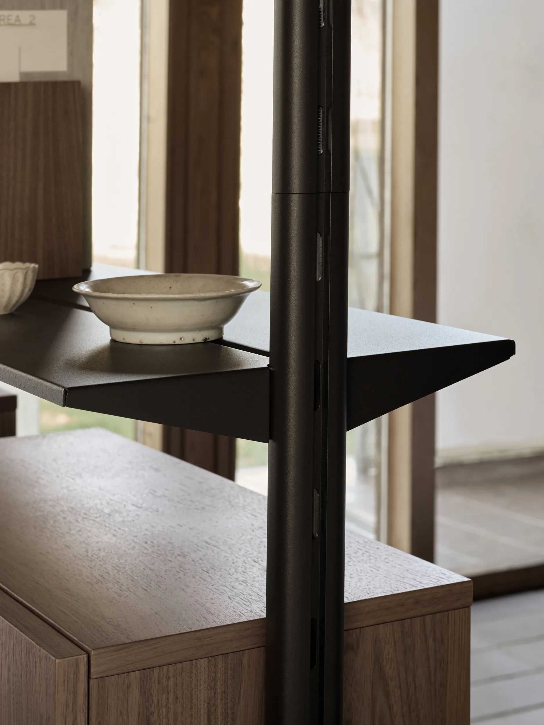 Pira G2 shelving system F C B Black/Walnut 240–247 cm Pira