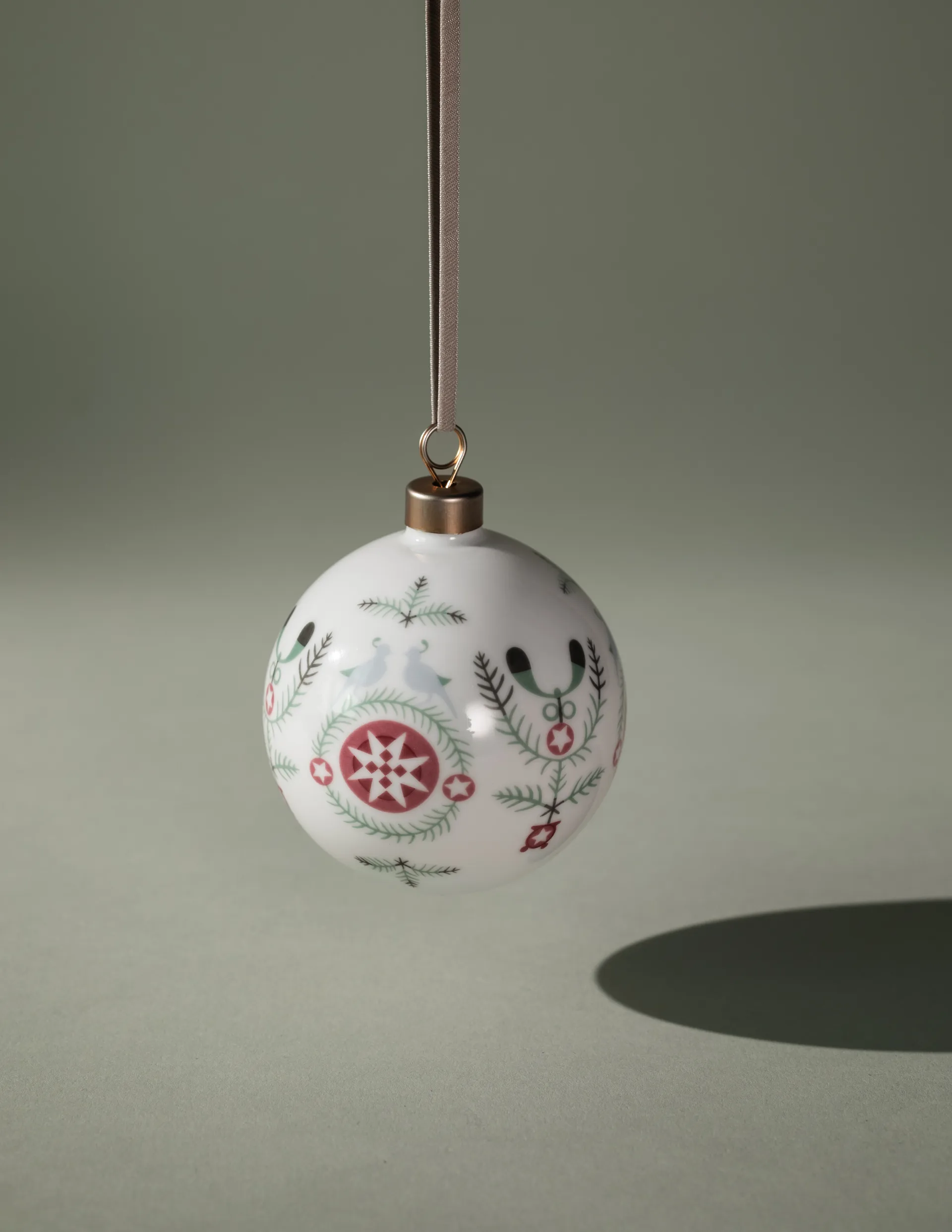 Swedish Grace Winter bauble Ø8 cm, White Rörstrand