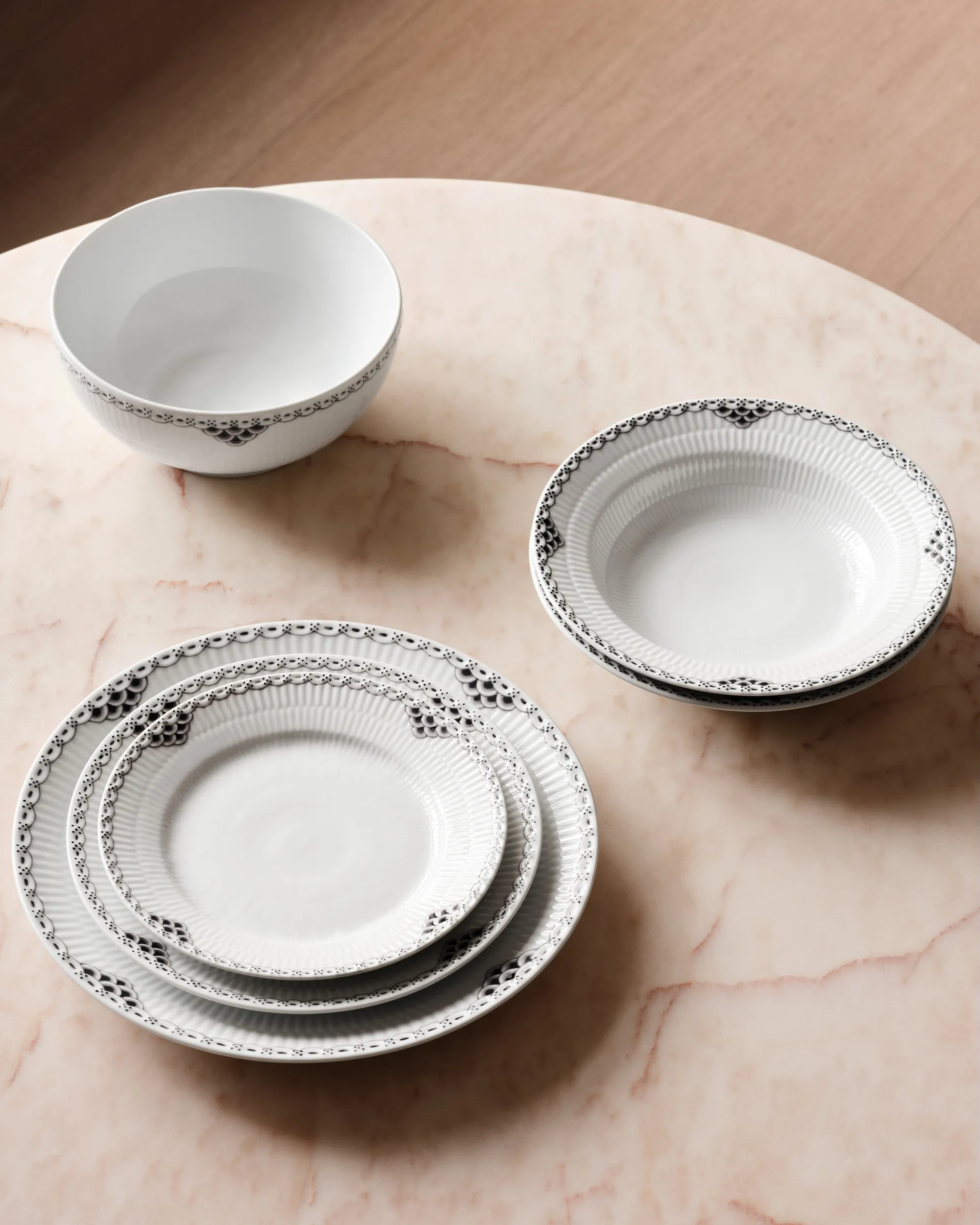 Black Lace side plate, Ø22 cm Royal Copenhagen
