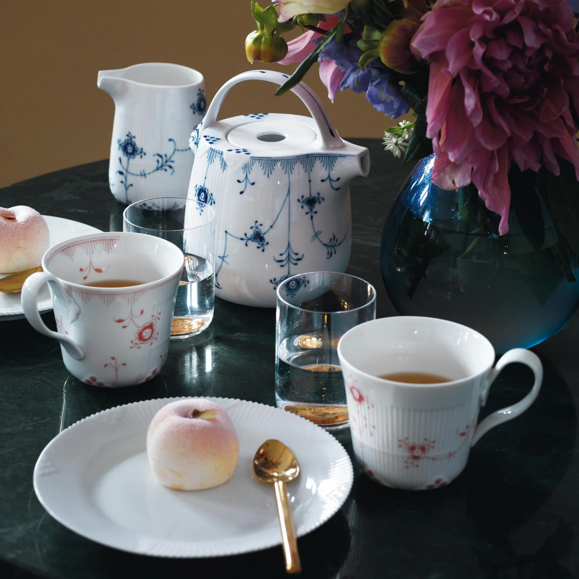 Blue Elements tea pot, 95 cl Royal Copenhagen