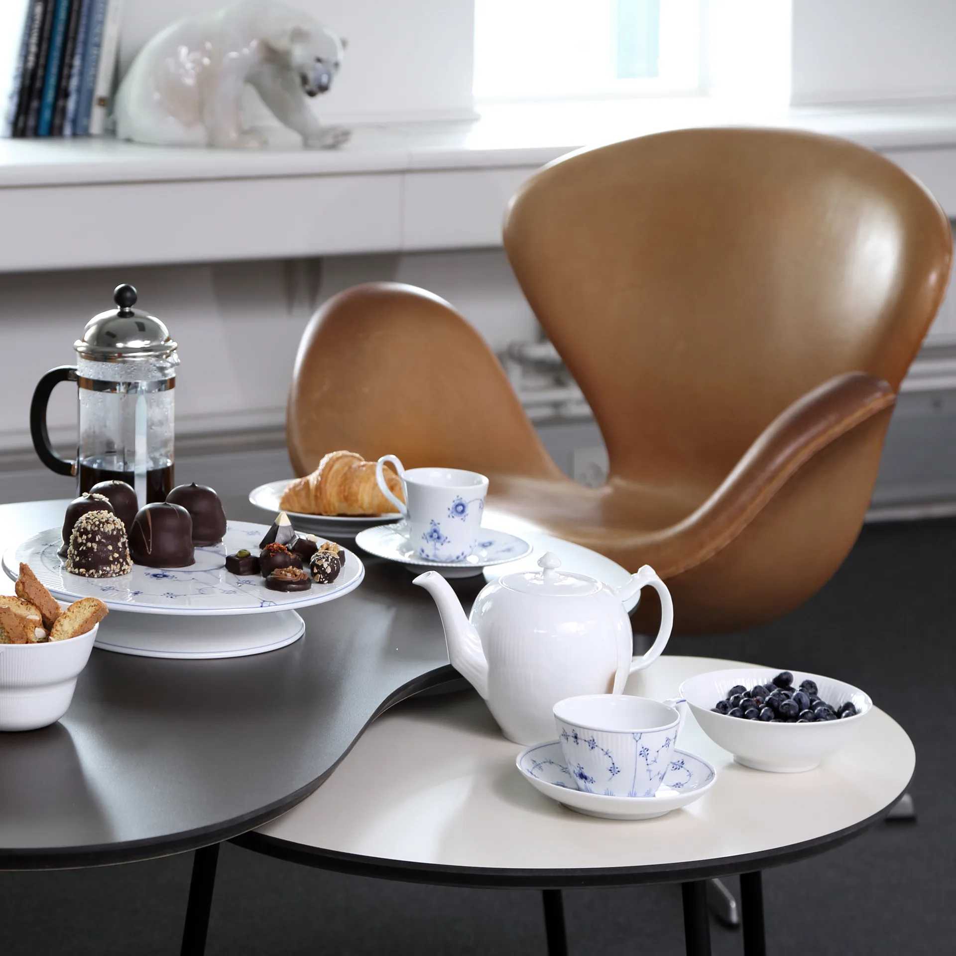 Blue Fluted Plain teacup with saucer, 28 cl Royal Copenhagen