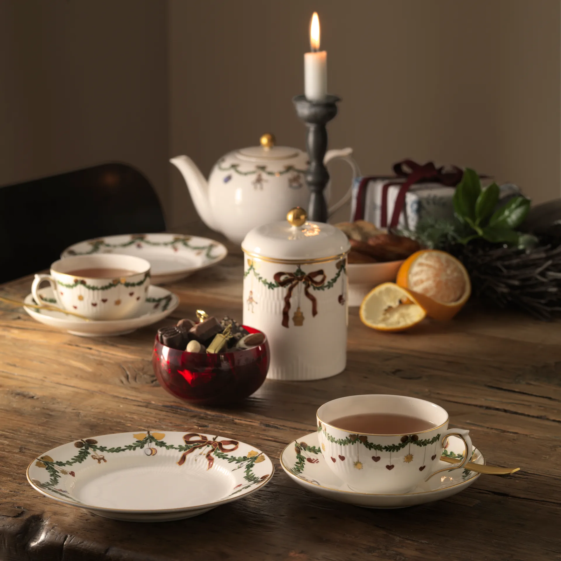 Star Fluted Christmas cup and saucer, 32 cl - low handle Royal Copenhagen