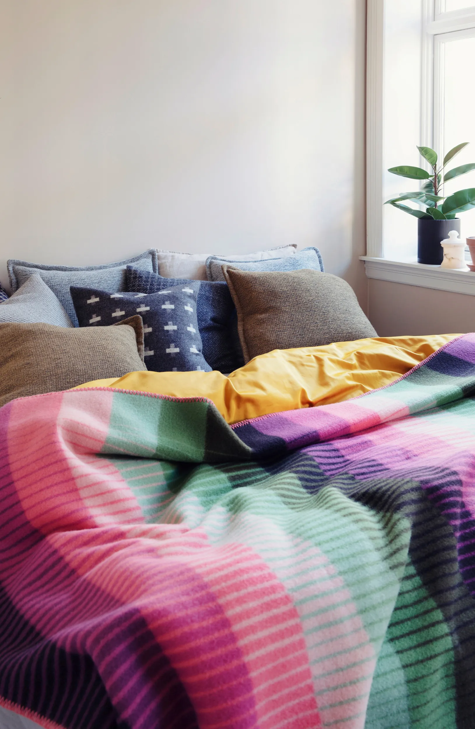 Åsmund gradient blanket 135x200 cm, Pink-green Røros Tweed