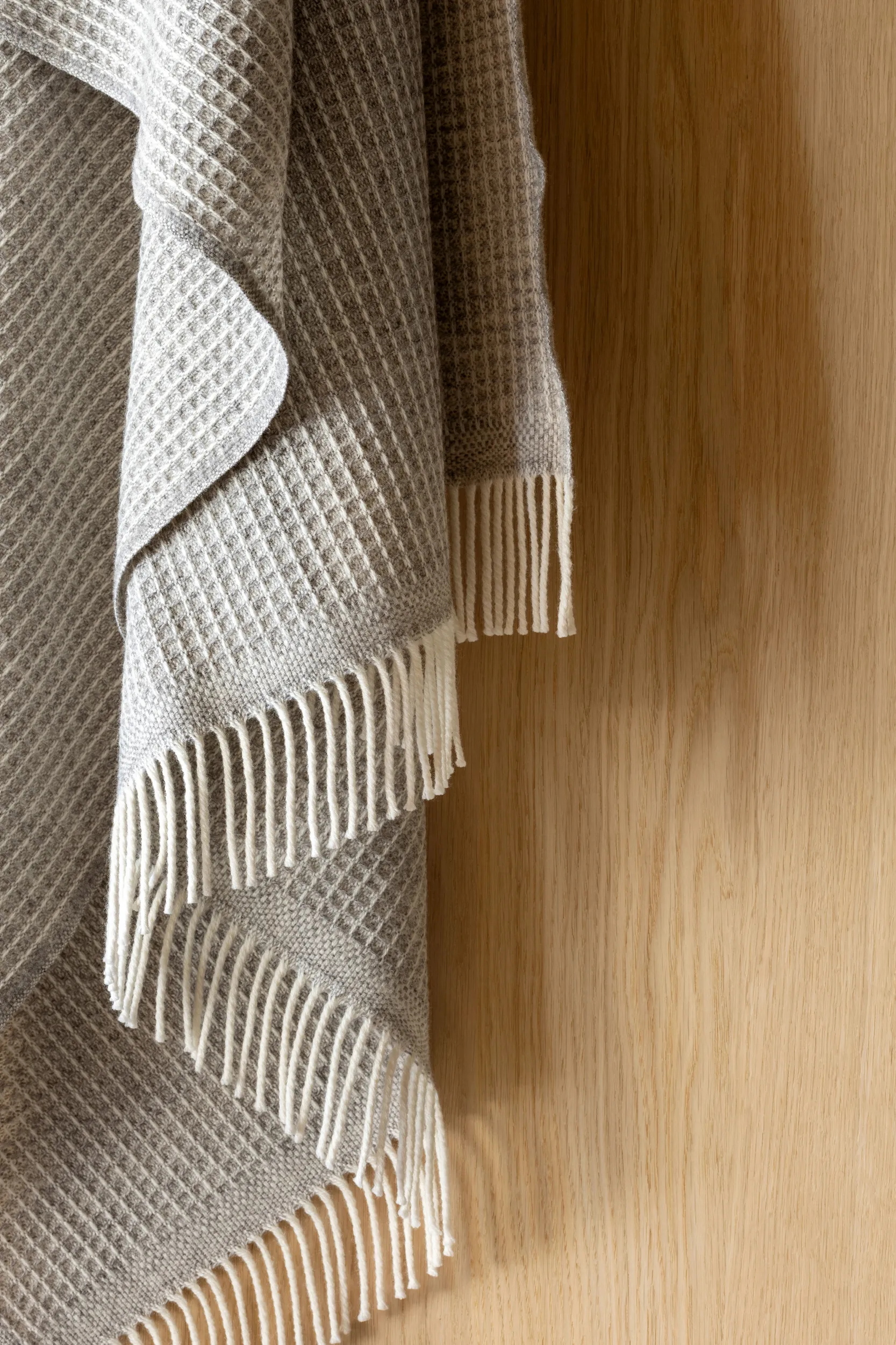 Vega throw 150x210 cm, Grey Røros Tweed