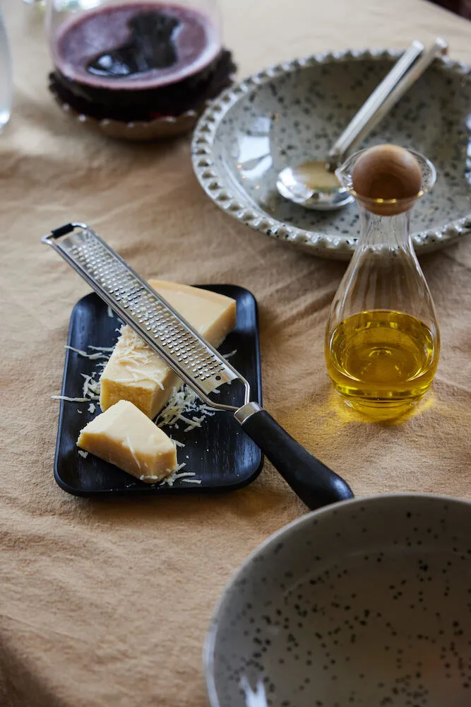 Astrid grater, Black-silver Sagaform