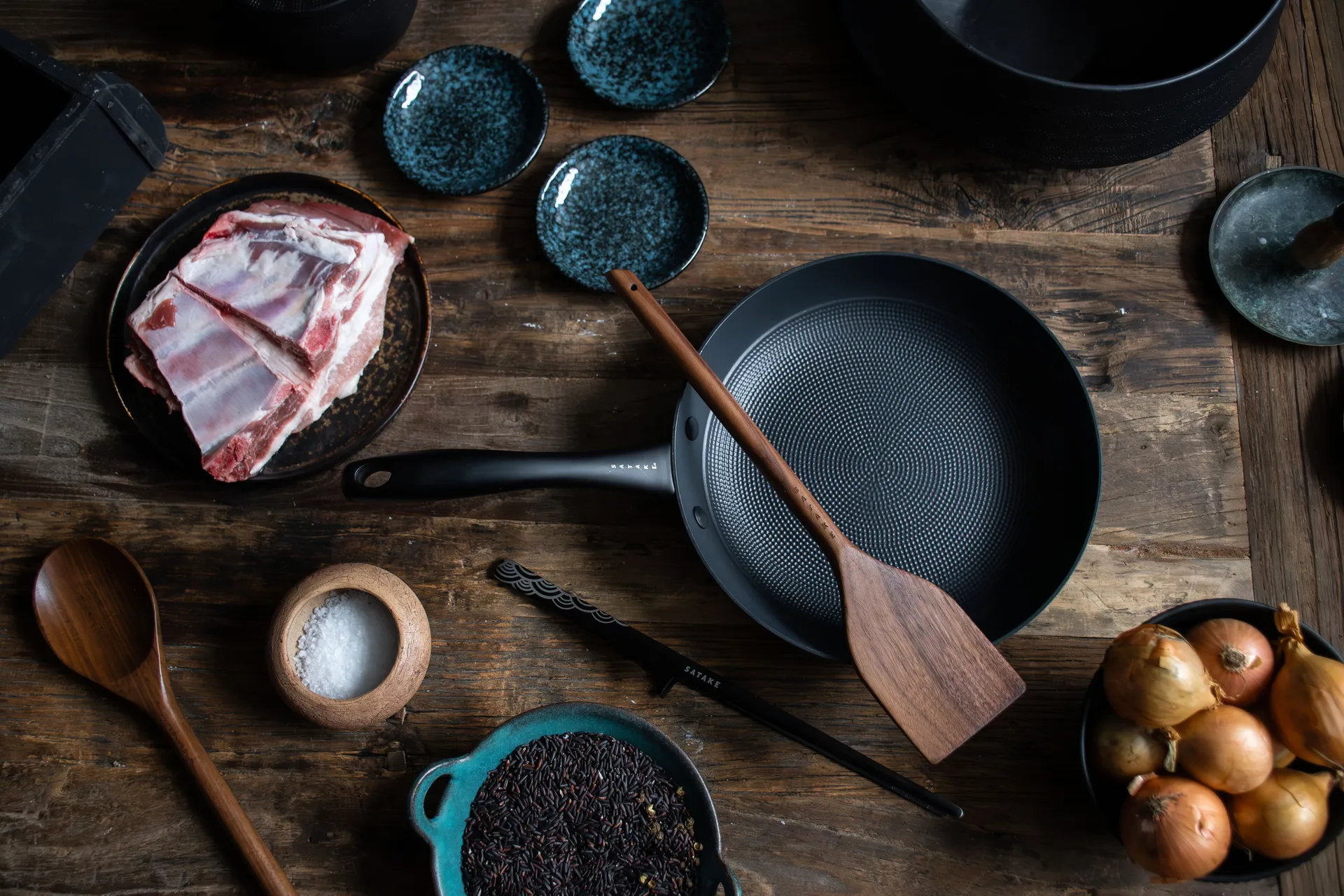 Satake frying pan in lightweight cast iron ceramic, 24 cm Satake