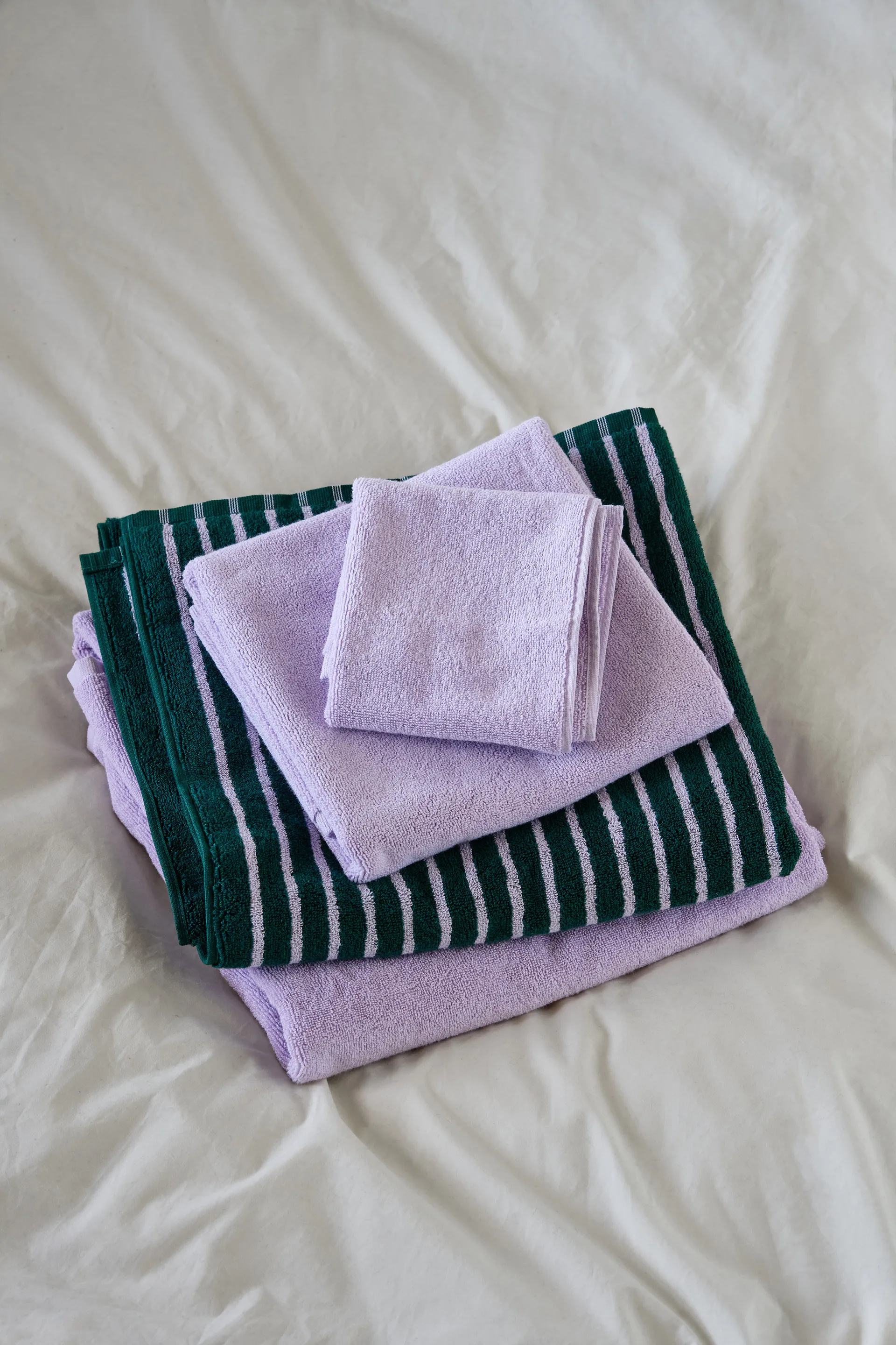 Drift bath towel 70x140 cm, Purple Scandi Living