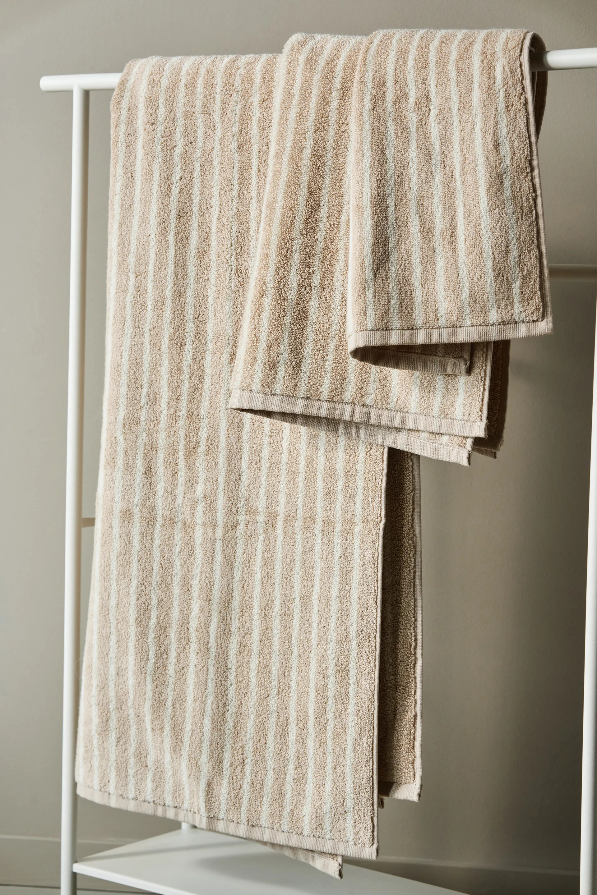 Drift towel 50x70 cm, Beige-white Scandi Living
