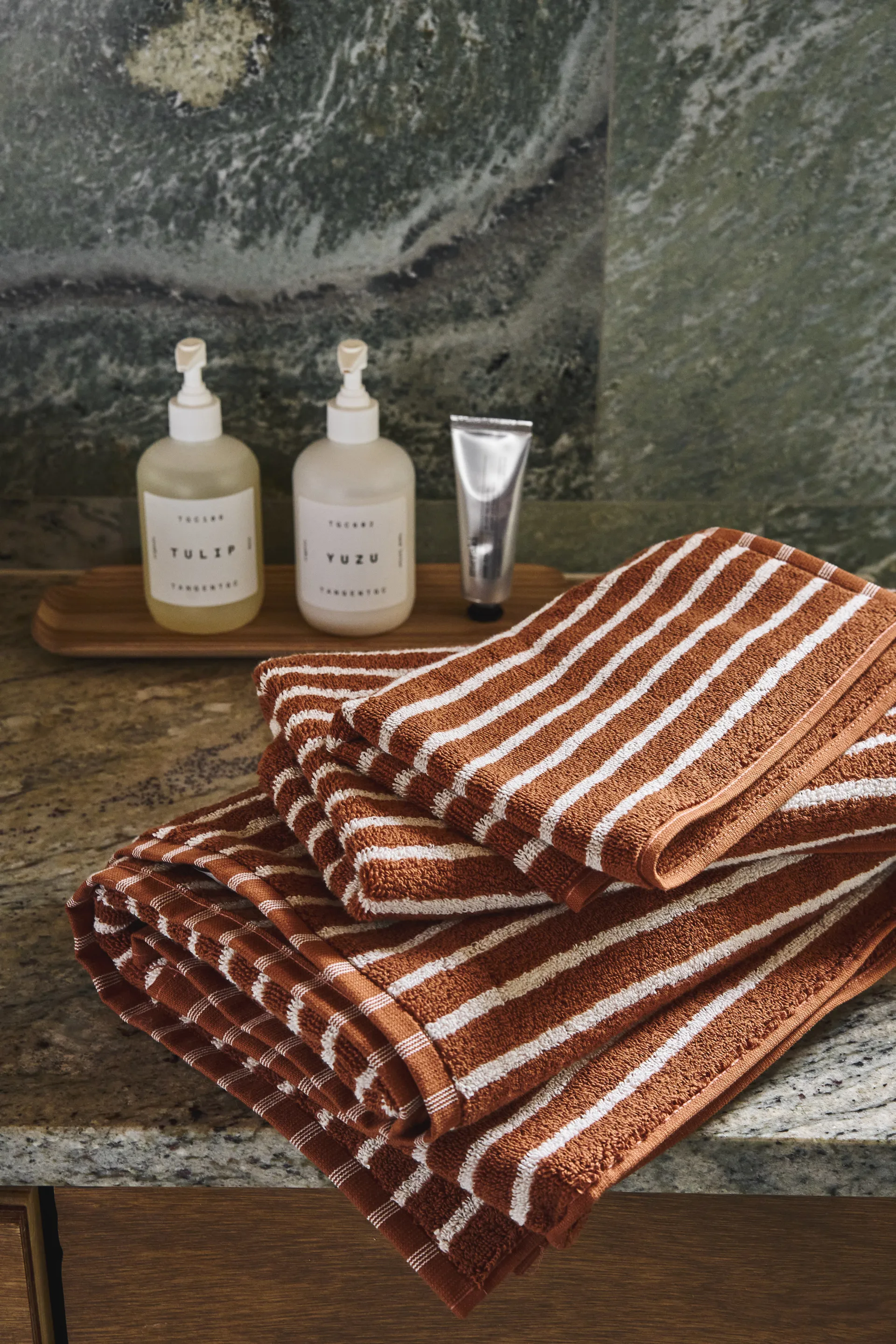Drift towel 50x70 cm, Brown-white Scandi Living