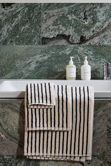 Drift towel 50x70 cm - White-black - Scandi Living