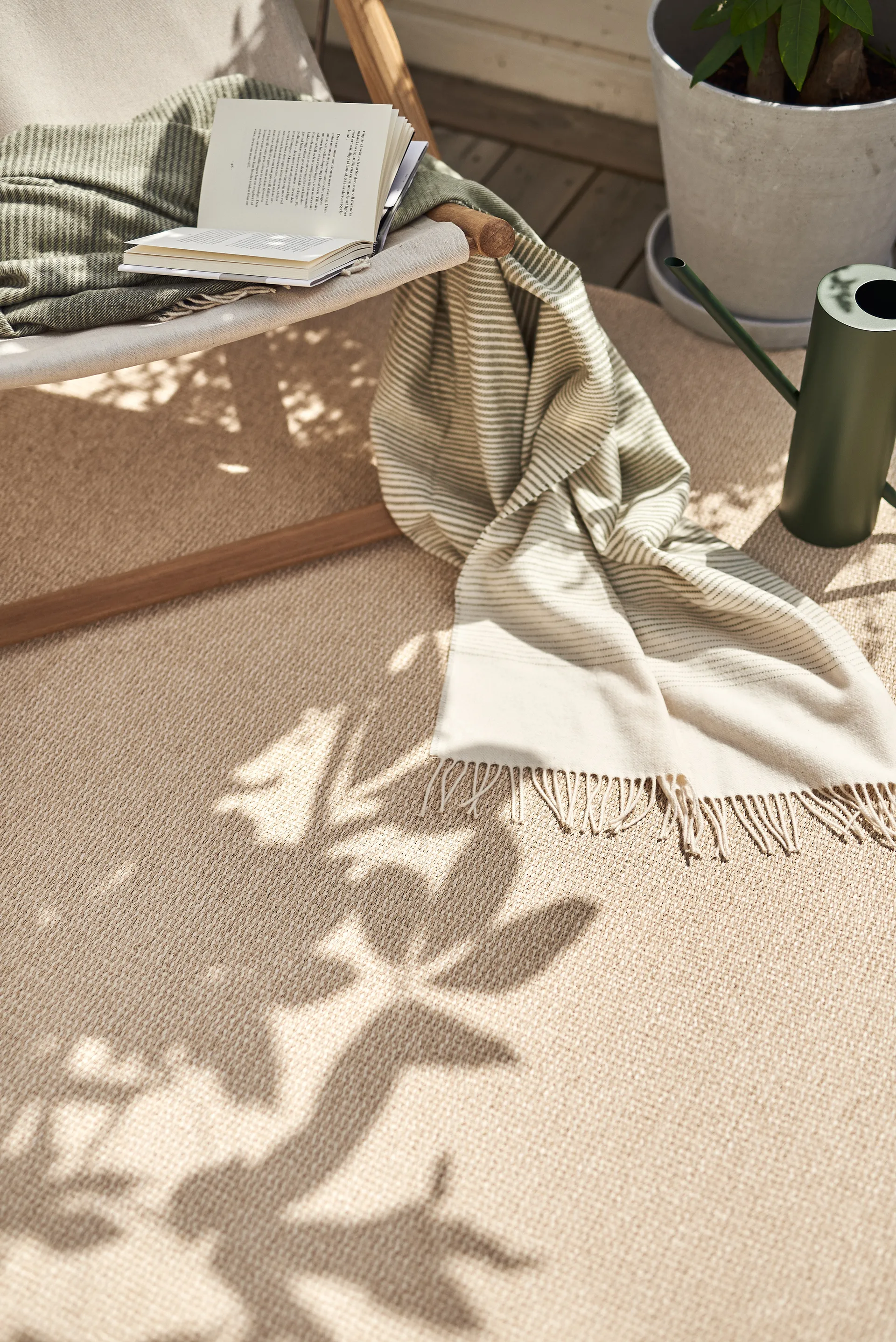Mellow plastic rug beige, 150x200 cm Scandi Living