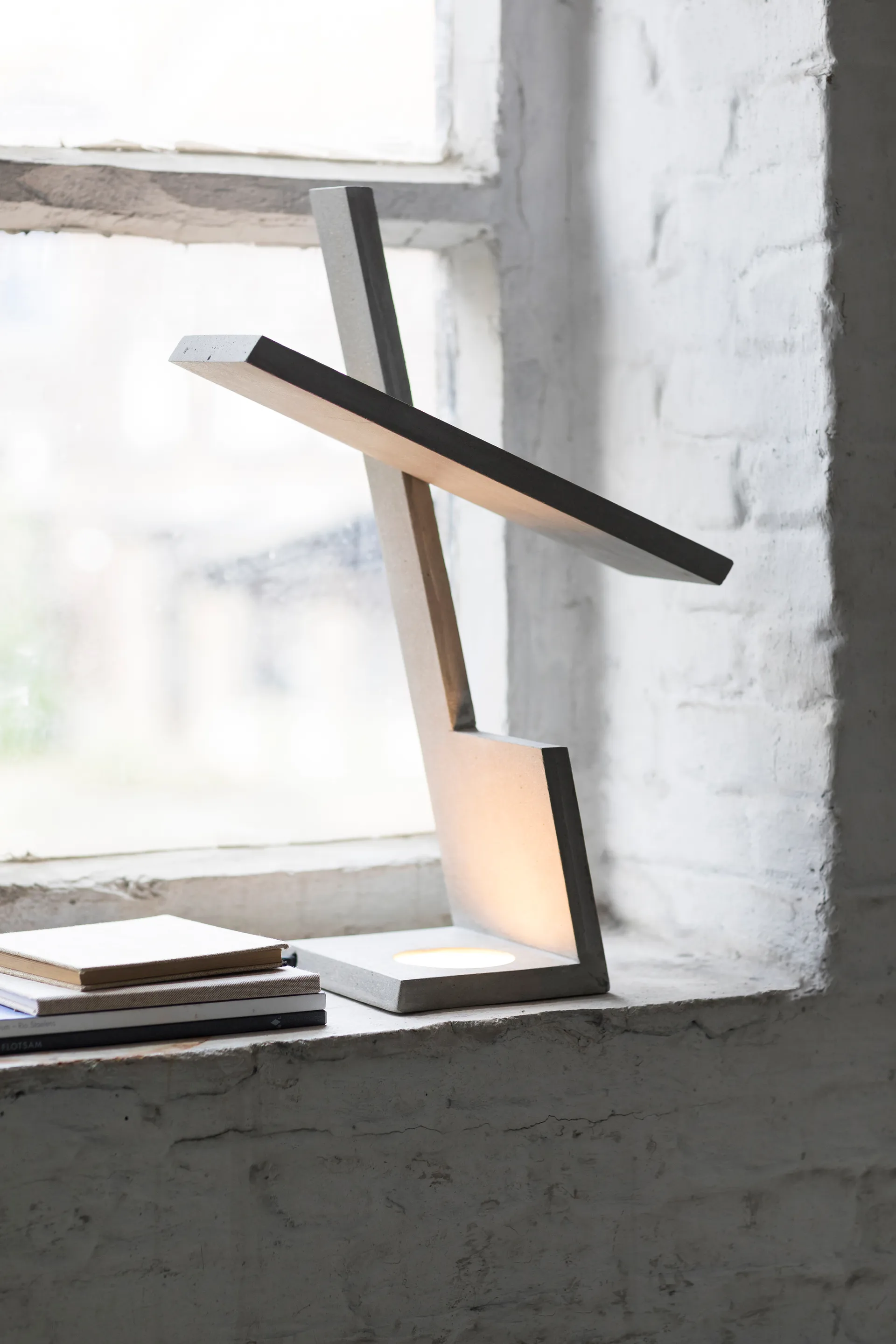 Ixelles Concrete table lamp 50.5 cm, Grey Serax