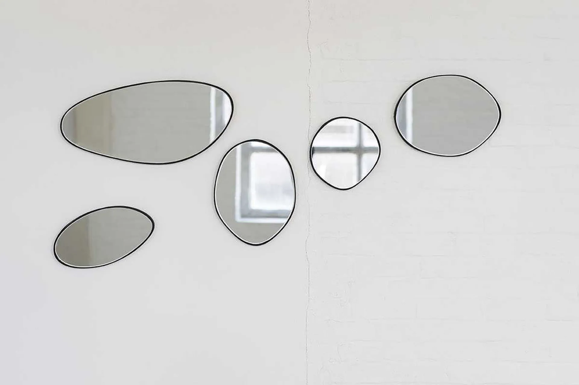 Serax mirror M 60x62 cm, Black Serax
