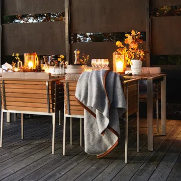 Häringe dining table - Teak, small, black steel frame - Skargaarden